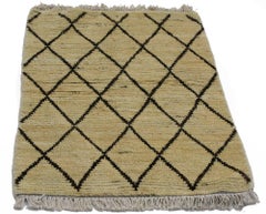 Modern Moroccan Style Accent Rug, Kitchen, Bath Mat, Foyer or Entry Rug
