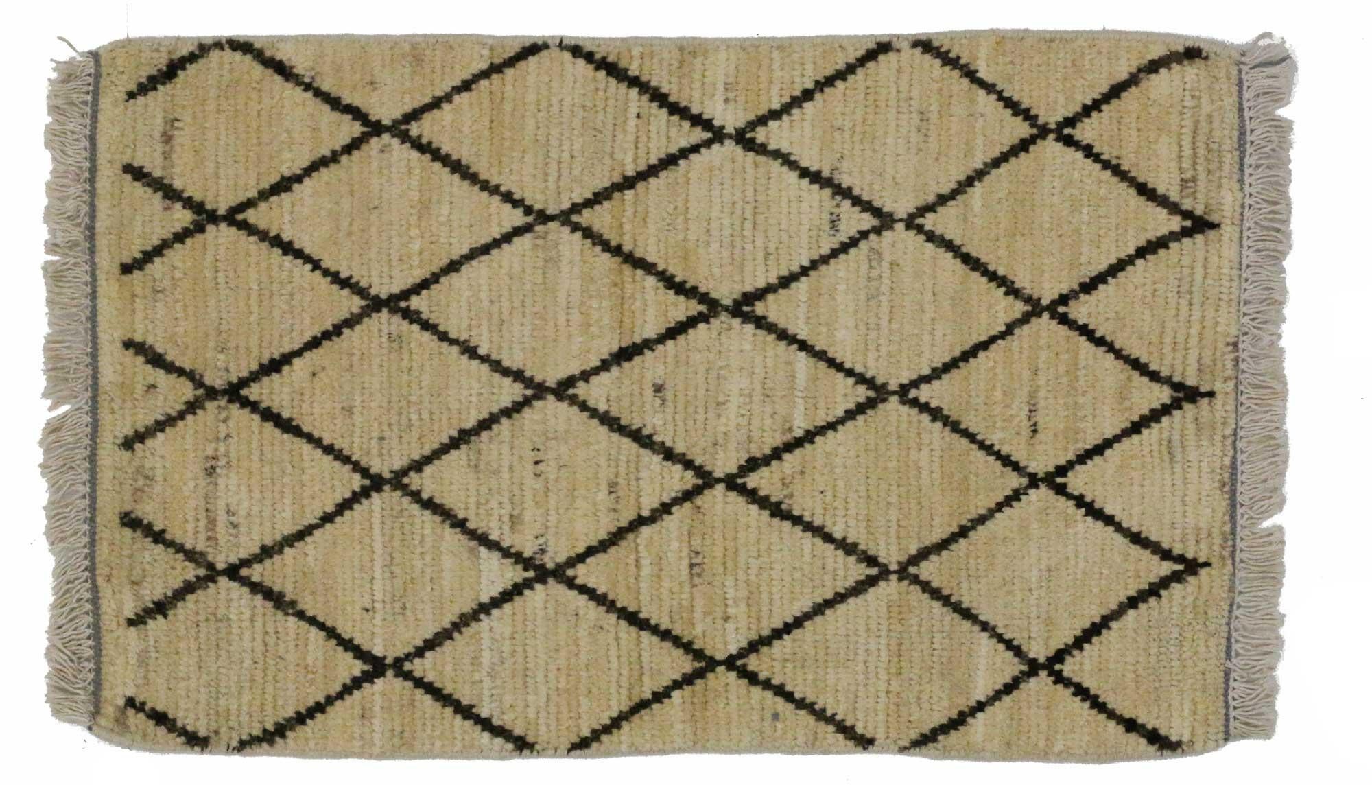 Hand-Knotted Modern Moroccan Style Accent Rug, Kitchen, Bath Mat, Foyer or Entry Rug