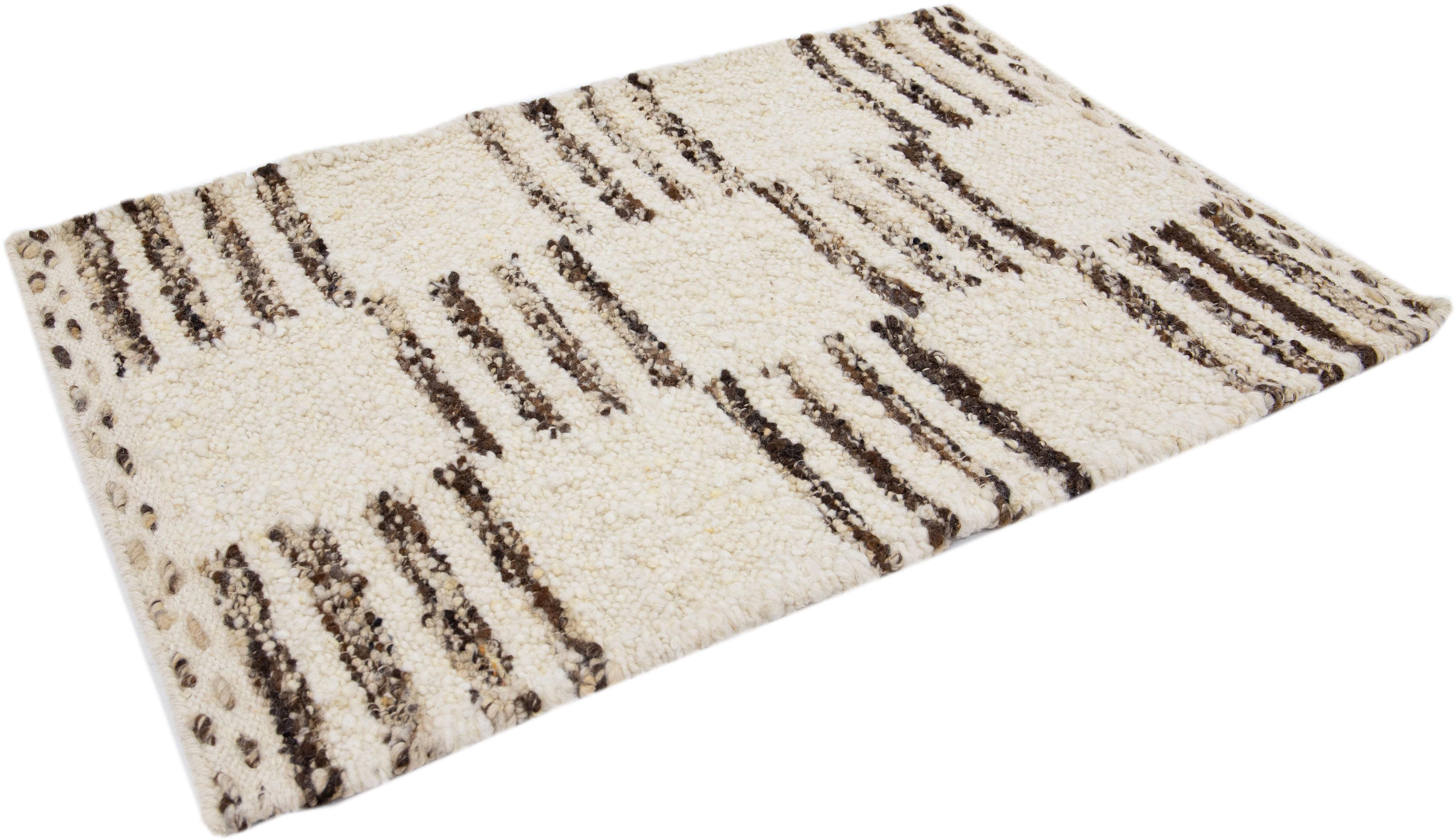 Modern Moroccan Style Beige Handmade Custom Wool Rug In New Condition For Sale In Norwalk, CT