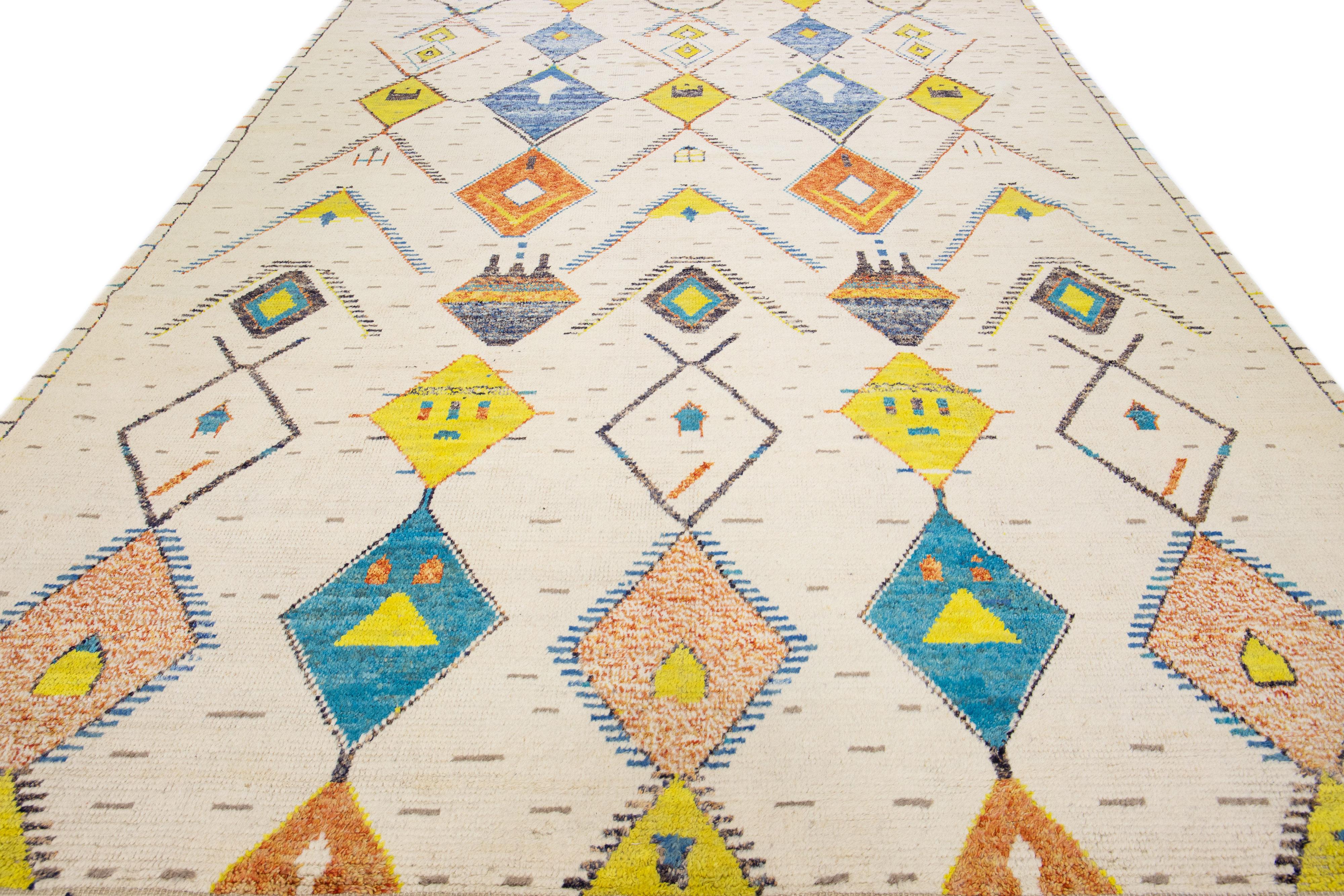 Indian Modern Moroccan Style Beige Handmade Tribal Motif Wool Rug For Sale