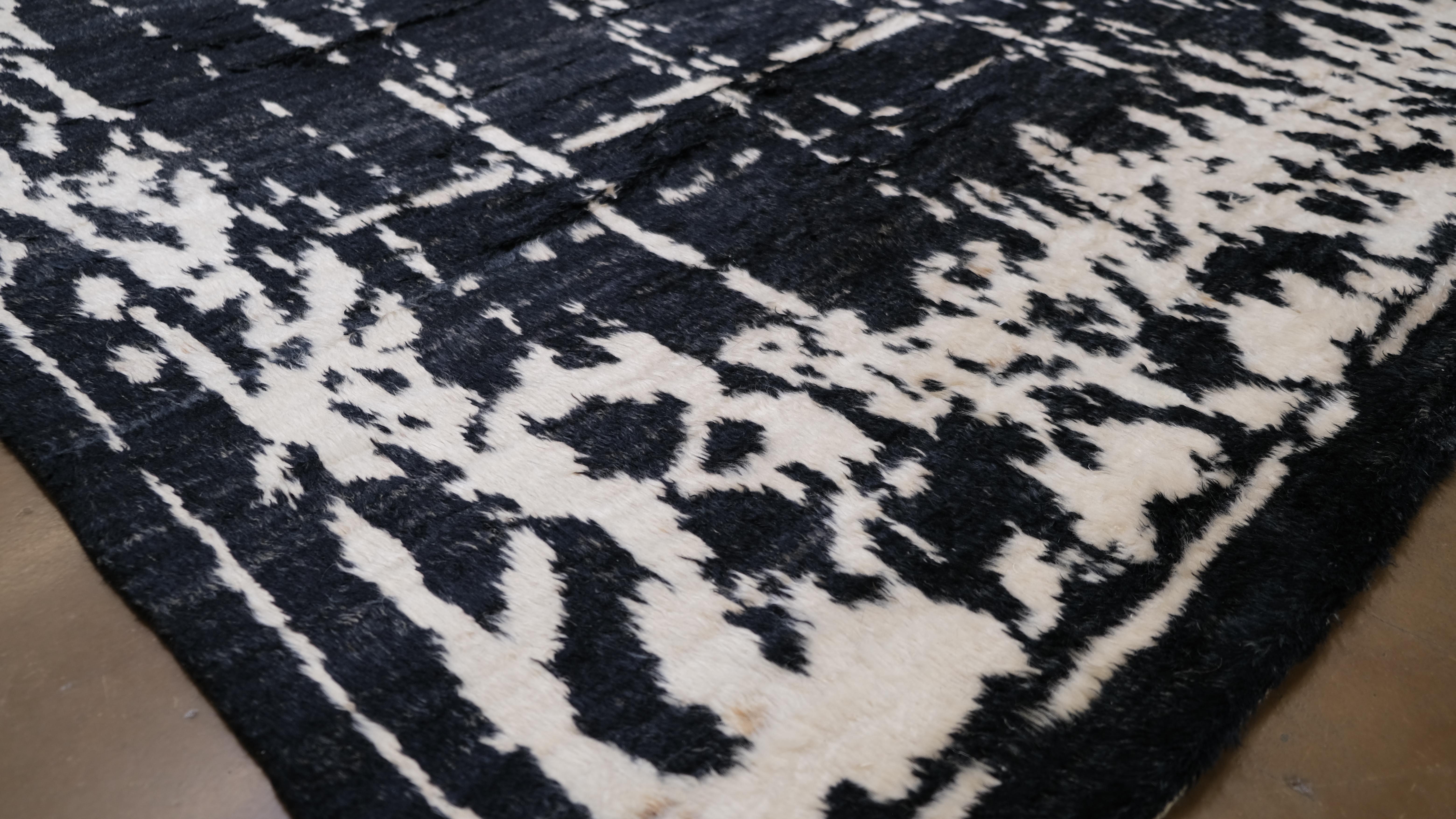 Bohemian Modern Moroccan Style Black and White Geometric Wool Rug 8'7''x12'4'' For Sale