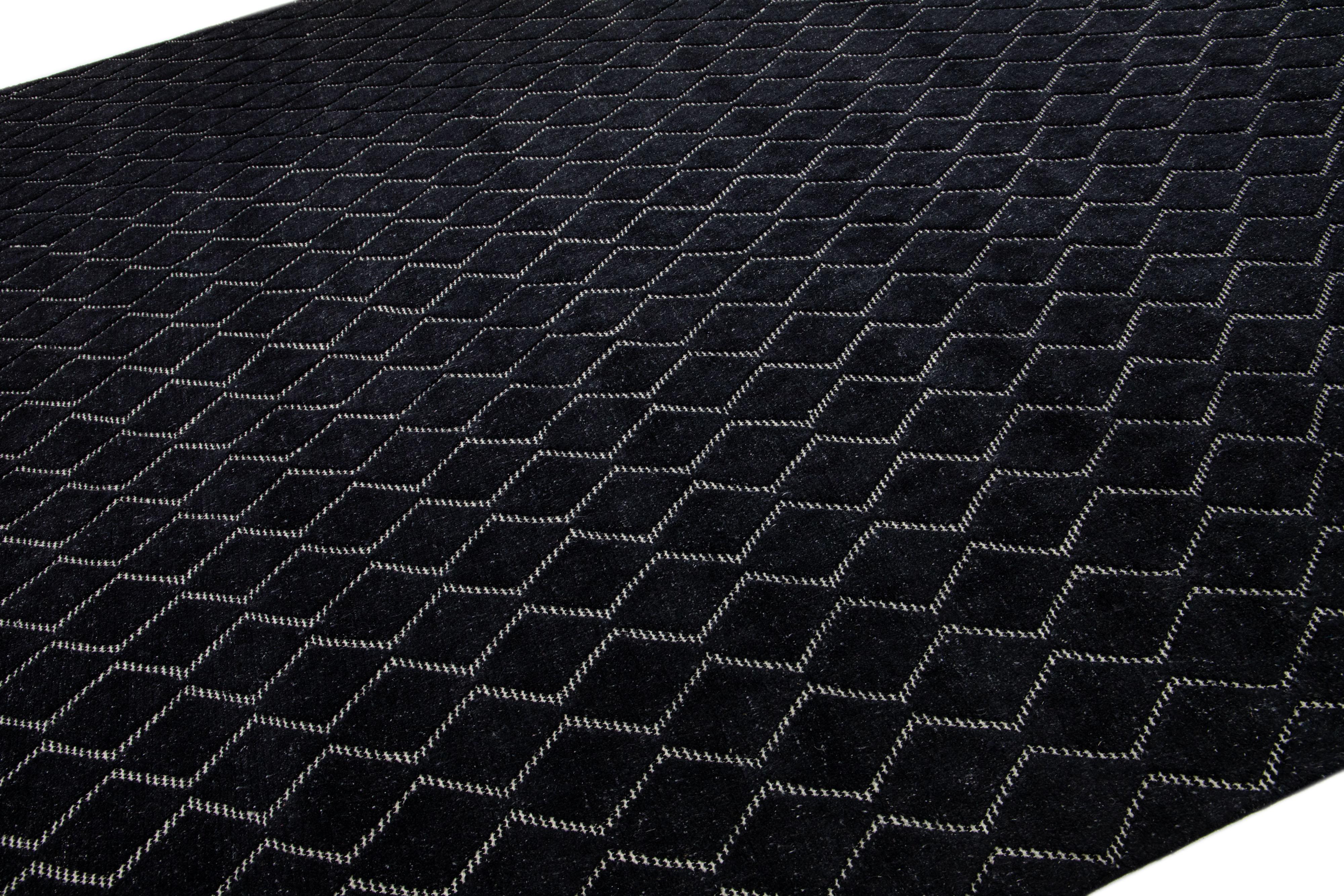 Organic Modern Modern Moroccan Style Black Wool Rug with Geometric Motif For Sale