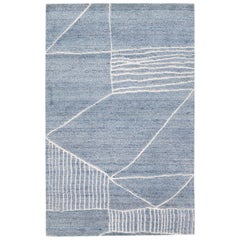 Tappeto in lana blu fatto a mano in stile marocchino moderno con motivo geometrico di Apadana