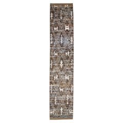 Runner in lana con motivo tribale fatto a mano in stile marocchino moderno marrone e blu
