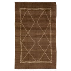 Tappeto in lana marrone fatto a mano in stile marocchino moderno con motivo geometrico di Apadana