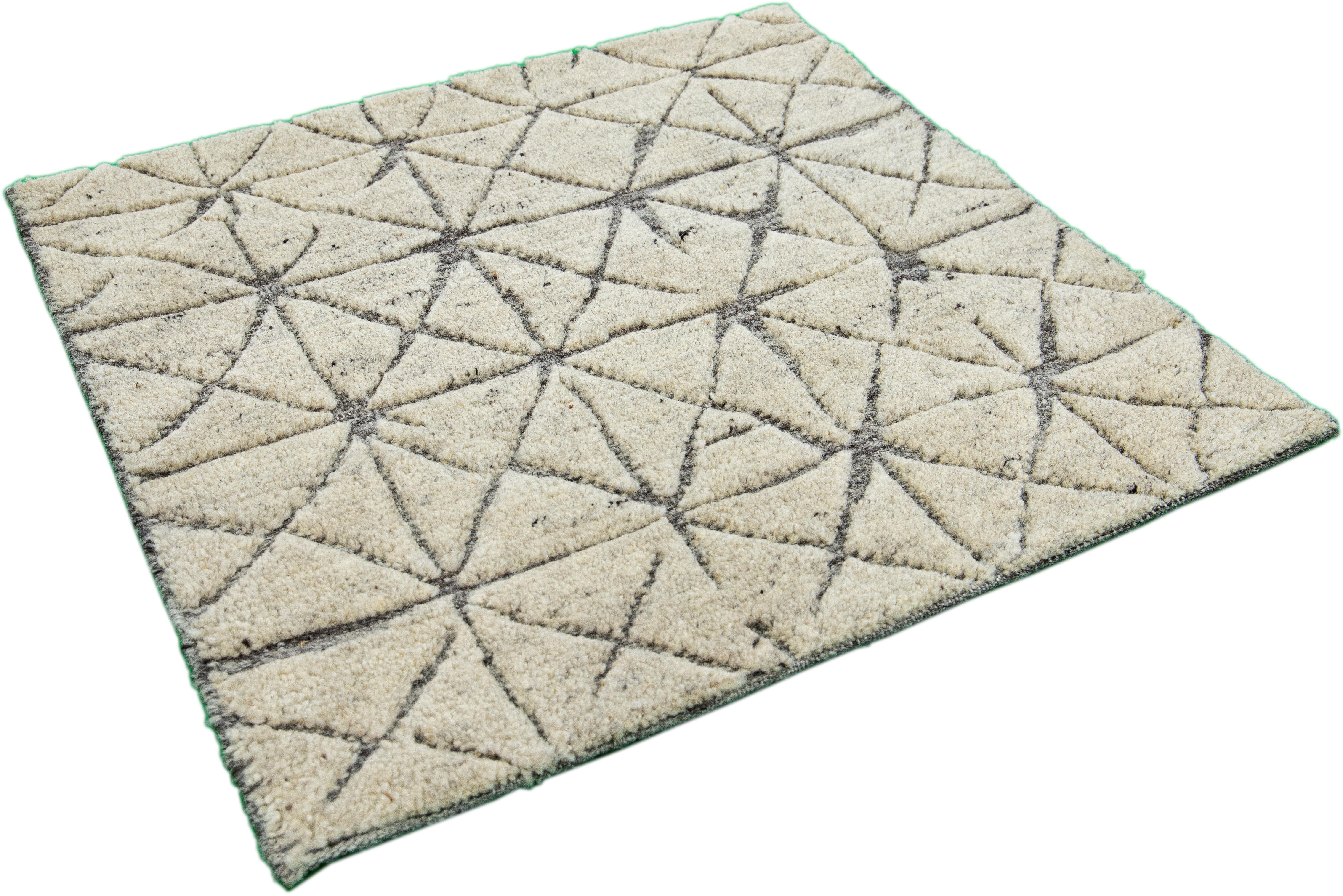 Indian Modern Moroccan Style Handmade Beige/Gray Custom Wool Rug For Sale