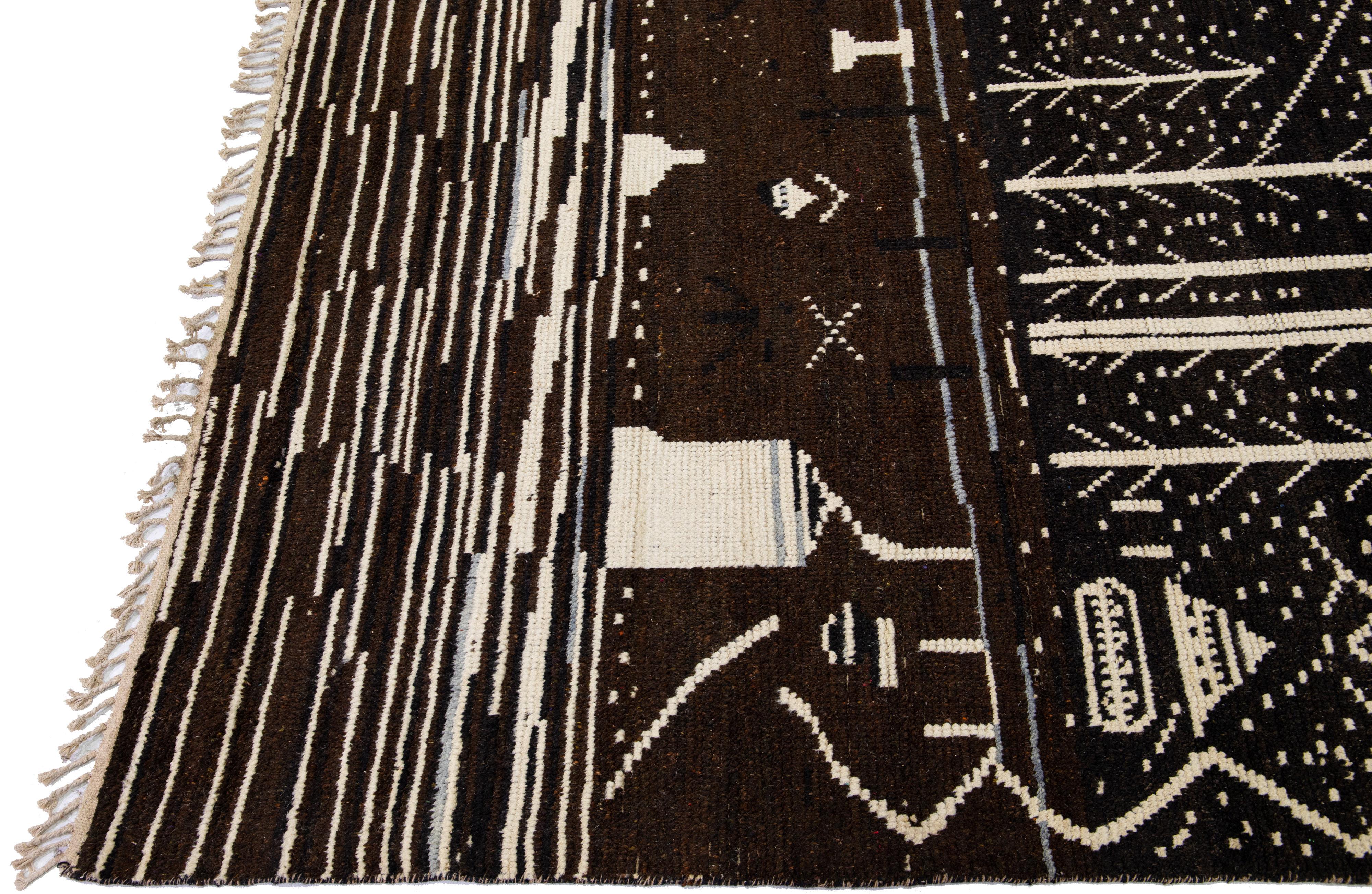 Indien Tapis en laine moderne de style marocain à motif bohème fait à la main en vente