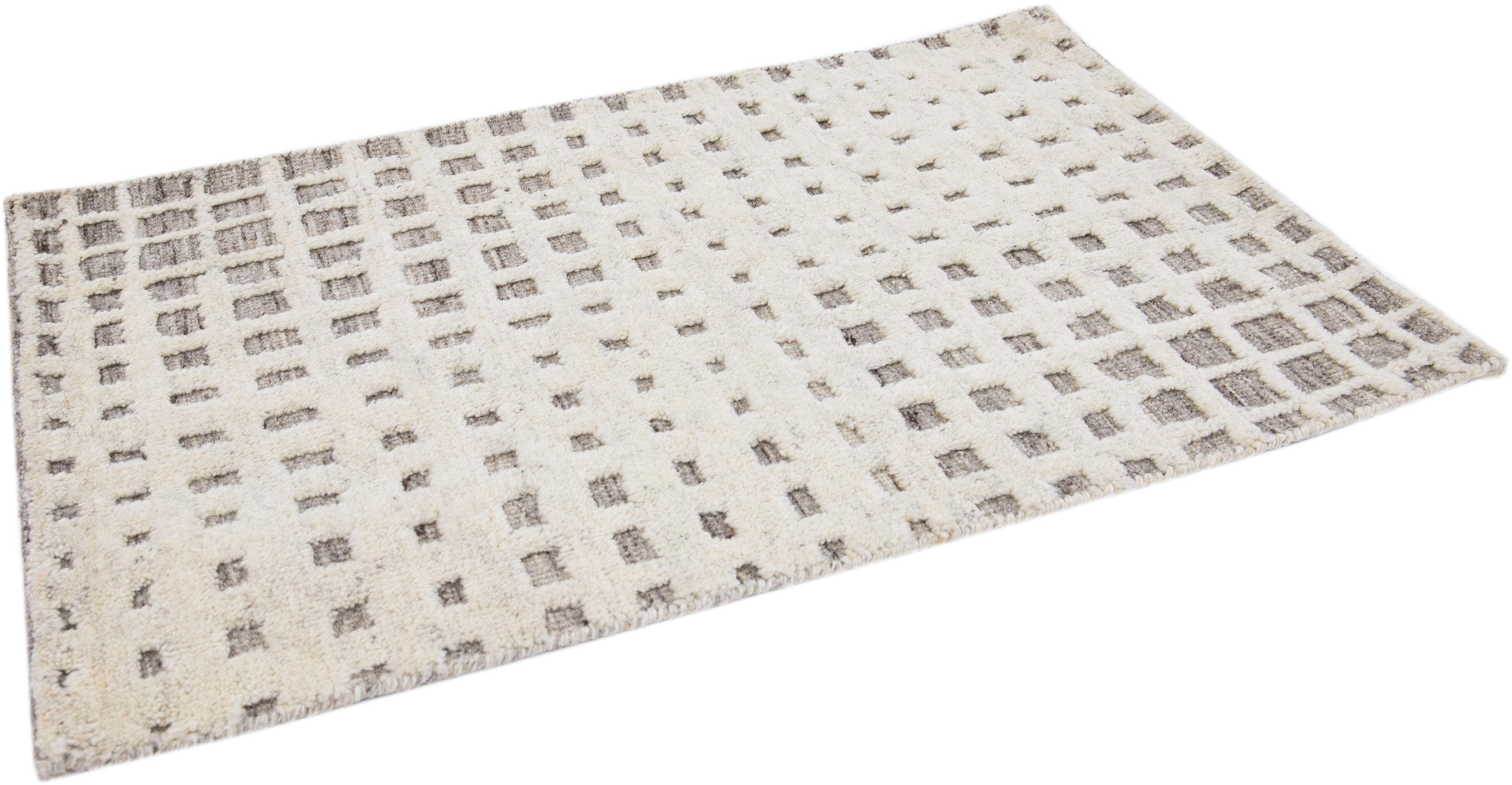 Modern Moroccan Style Handmade Custom Beige Wool Rug In New Condition For Sale In Norwalk, CT