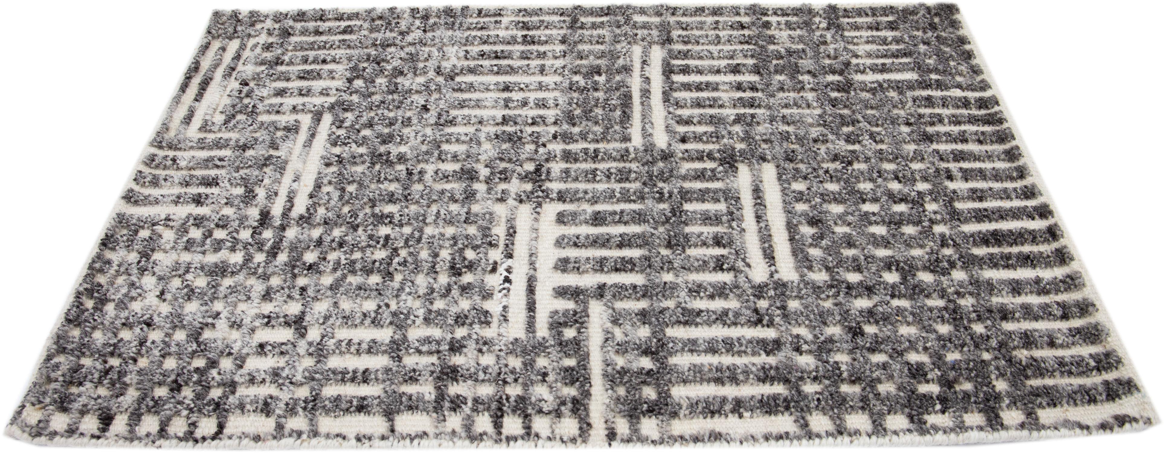 Indian Modern Moroccan Style Handmade Custom Gray Wool Rug For Sale