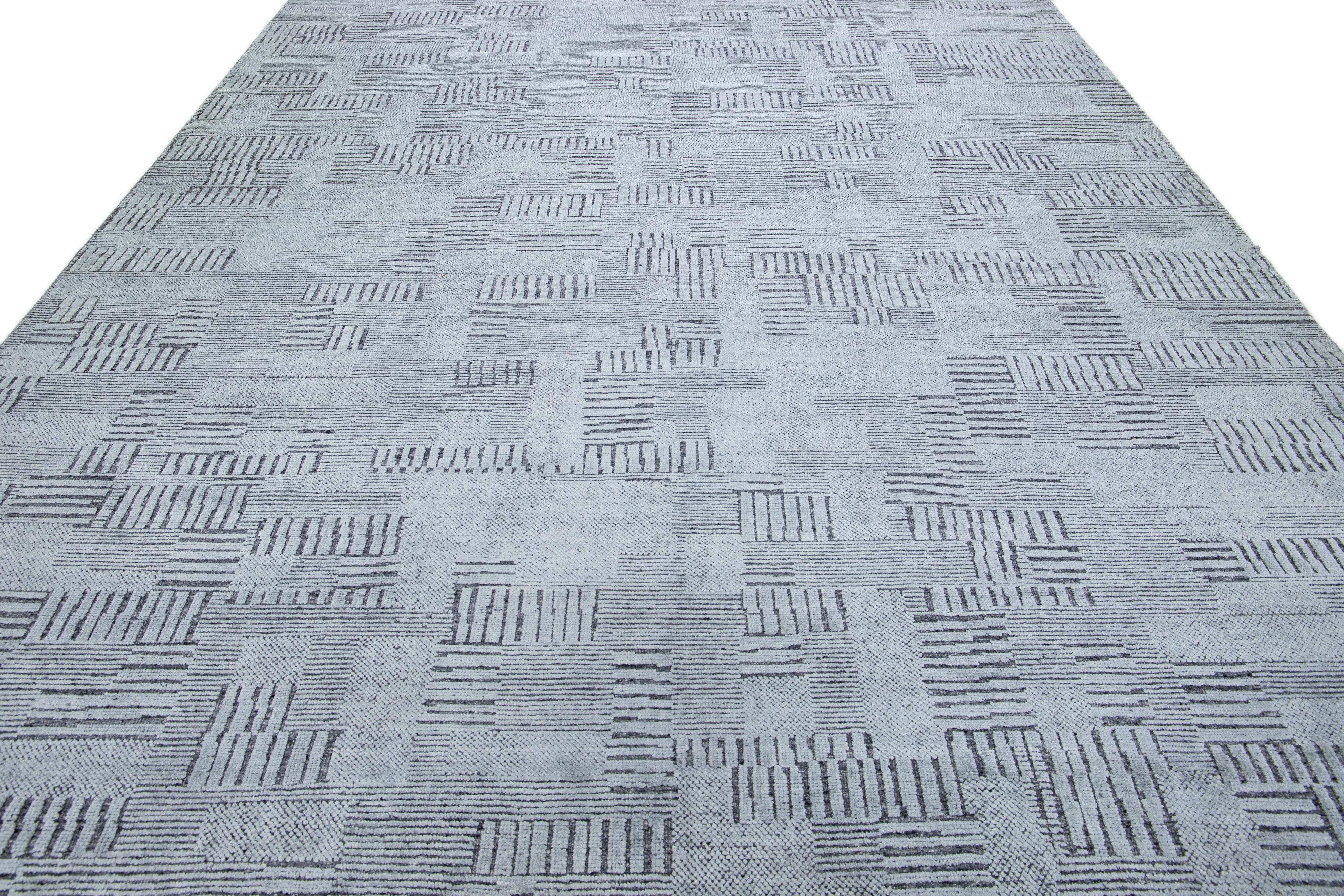 Indian Modern Moroccan Style Handmade Geometric Abstract Gray Wool Rug For Sale