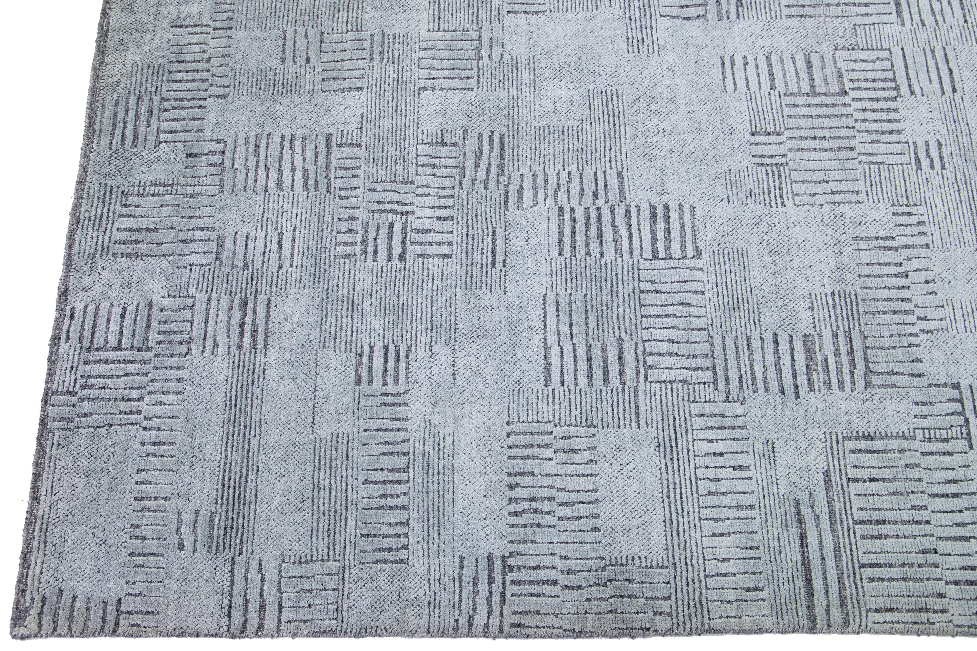 Modern Moroccan Style Handmade Geometric Abstract Gray Wool Rug In New Condition For Sale In Norwalk, CT