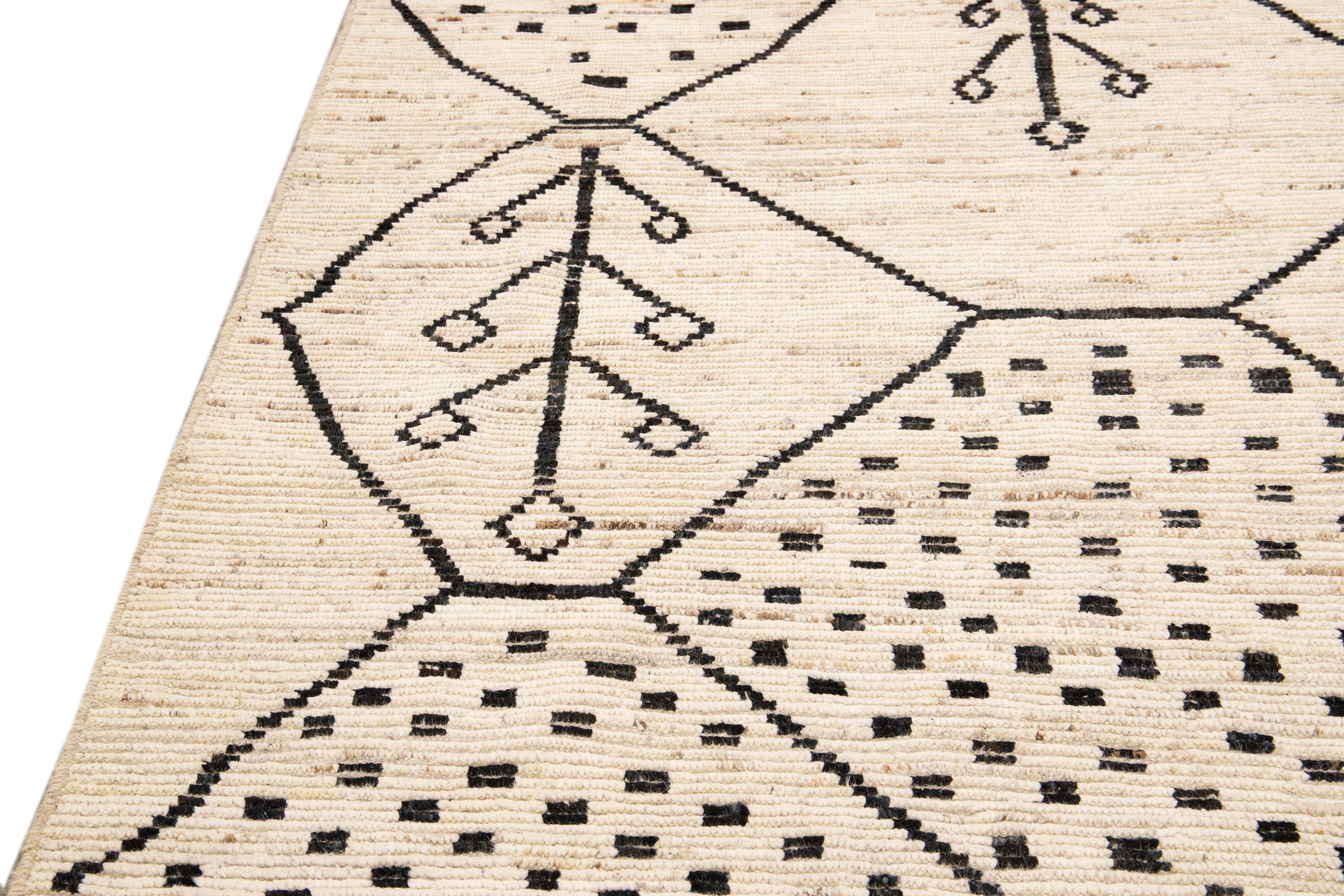 Pakistani Modern Moroccan Style Handmade Geometric Motif Beige Boho Wool Rug For Sale