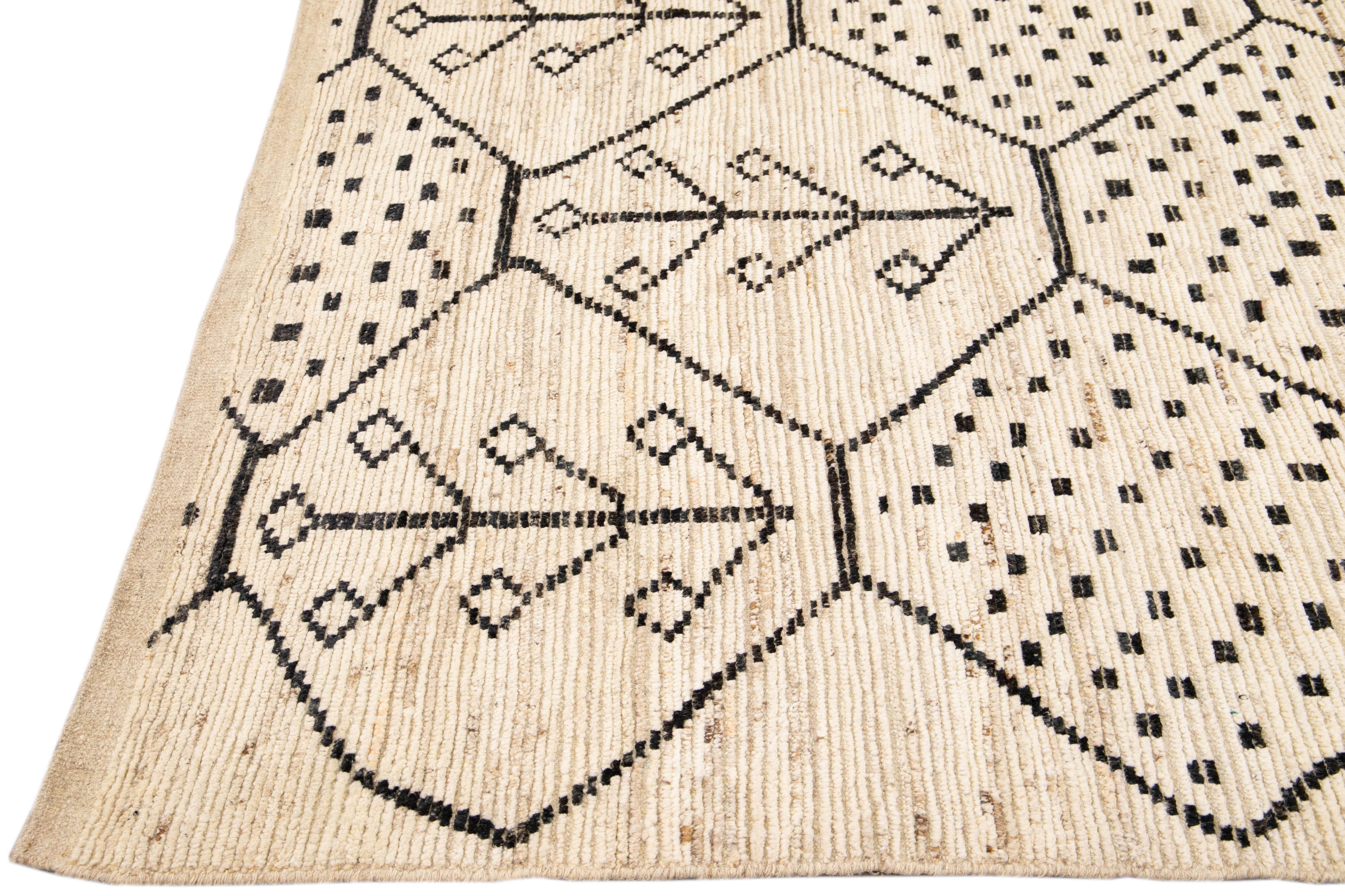 Modern Moroccan Style Handmade Geometric Motif Beige Boho Wool Rug For Sale 2