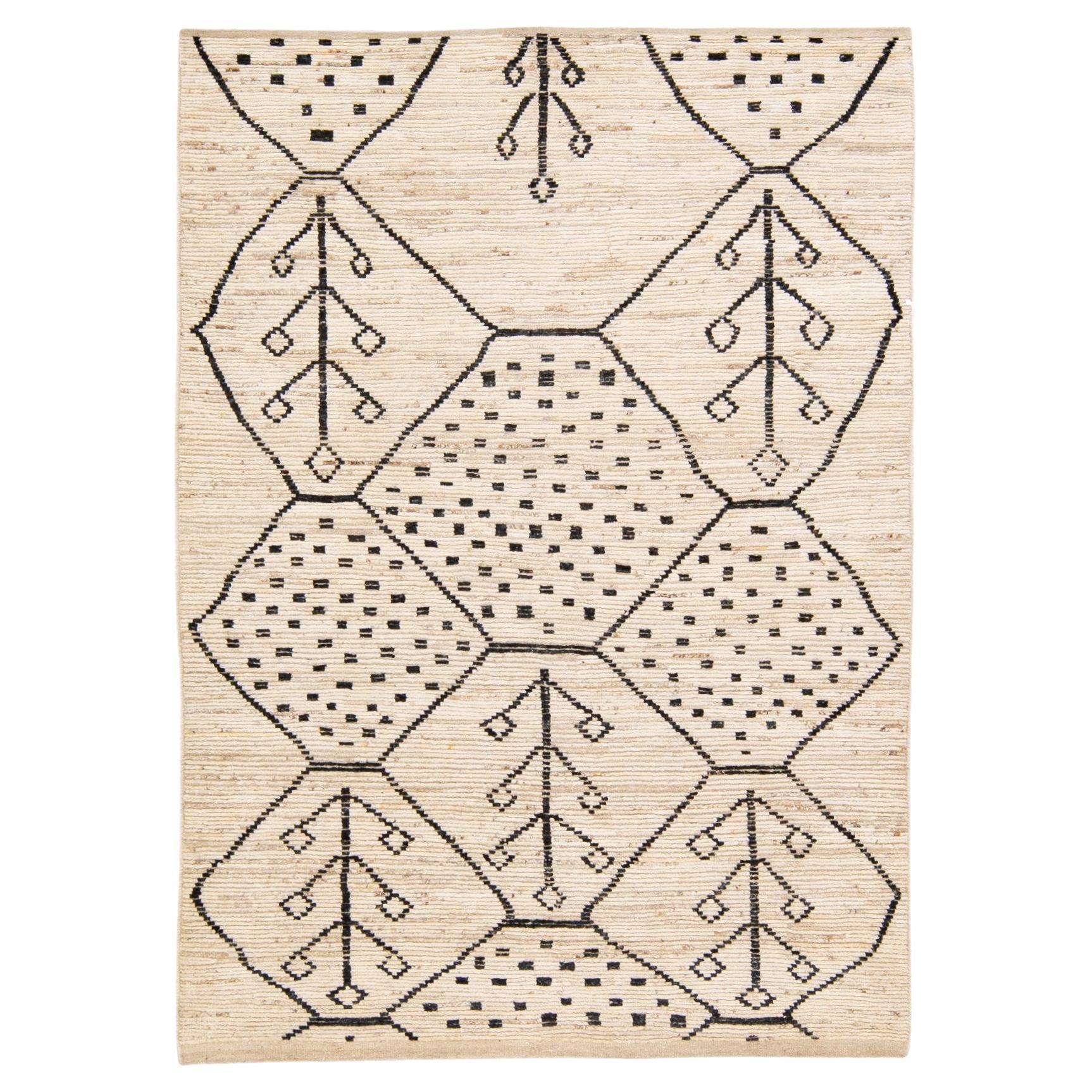 Modern Moroccan Style Handmade Geometric Motif Beige Boho Wool Rug For Sale