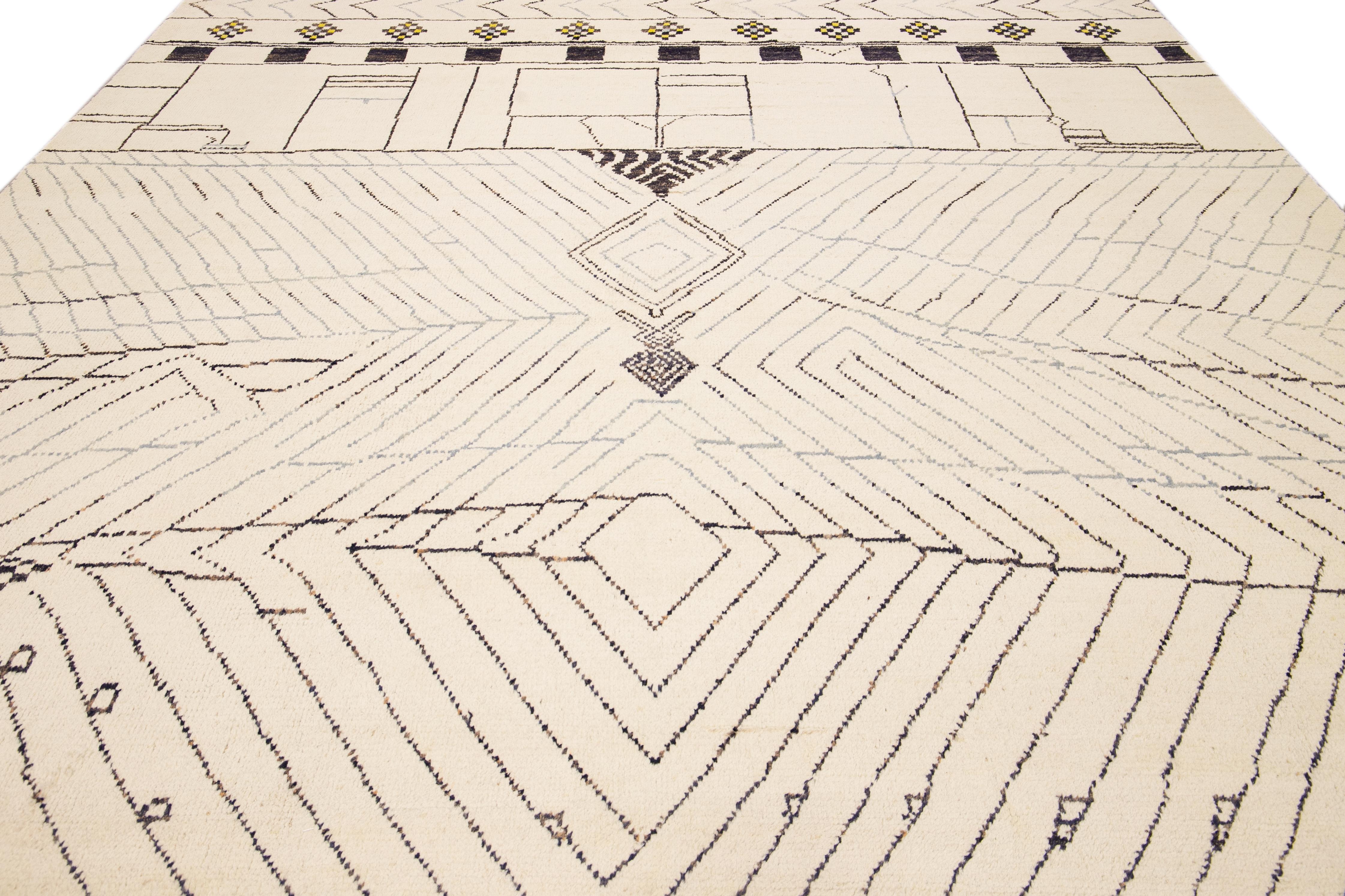 Modern Moroccan Style Handmade Geometric Pattern Beige and Gray Boho Wool Rug For Sale 1