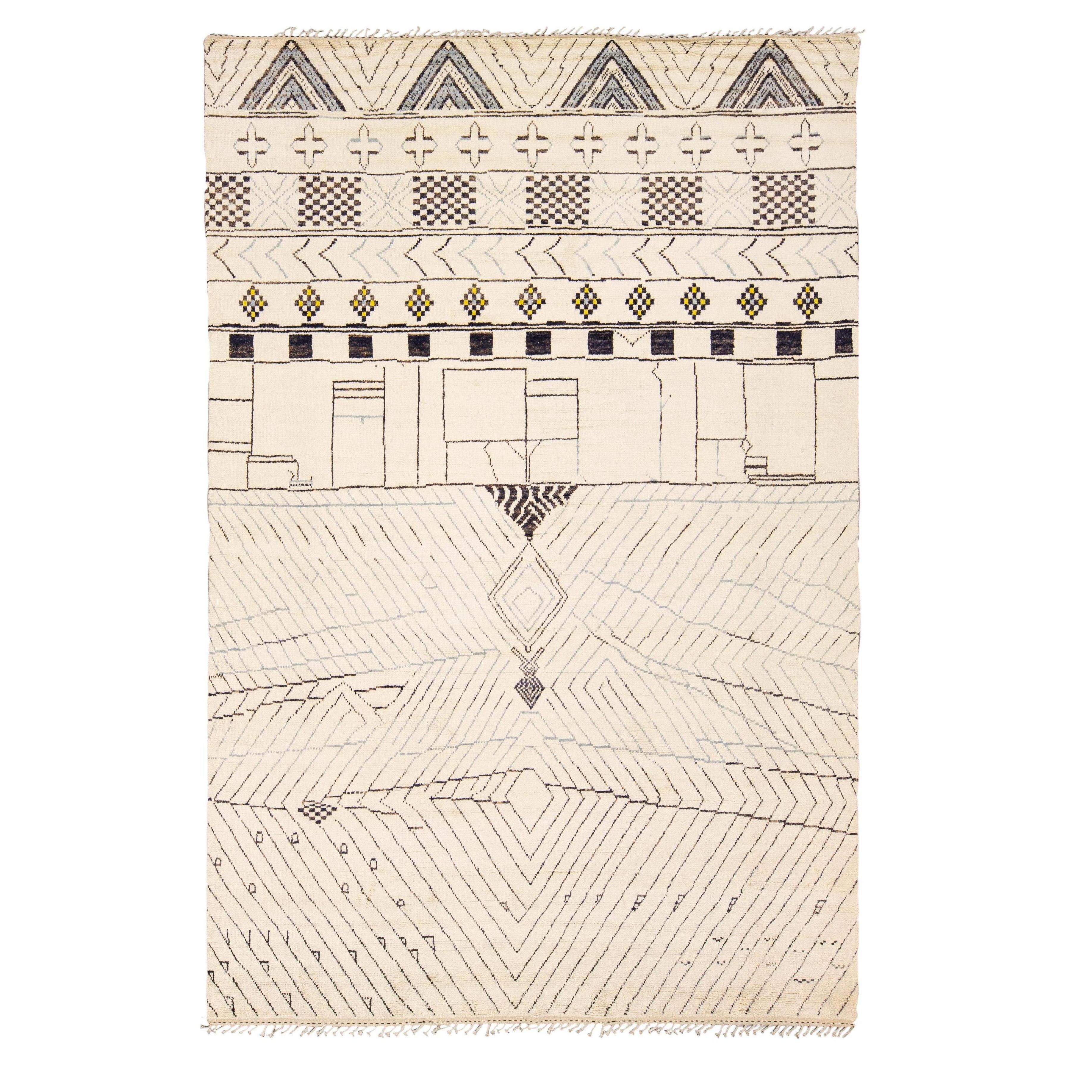 Modern Moroccan Style Handmade Geometric Pattern Beige and Gray Boho Wool Rug For Sale
