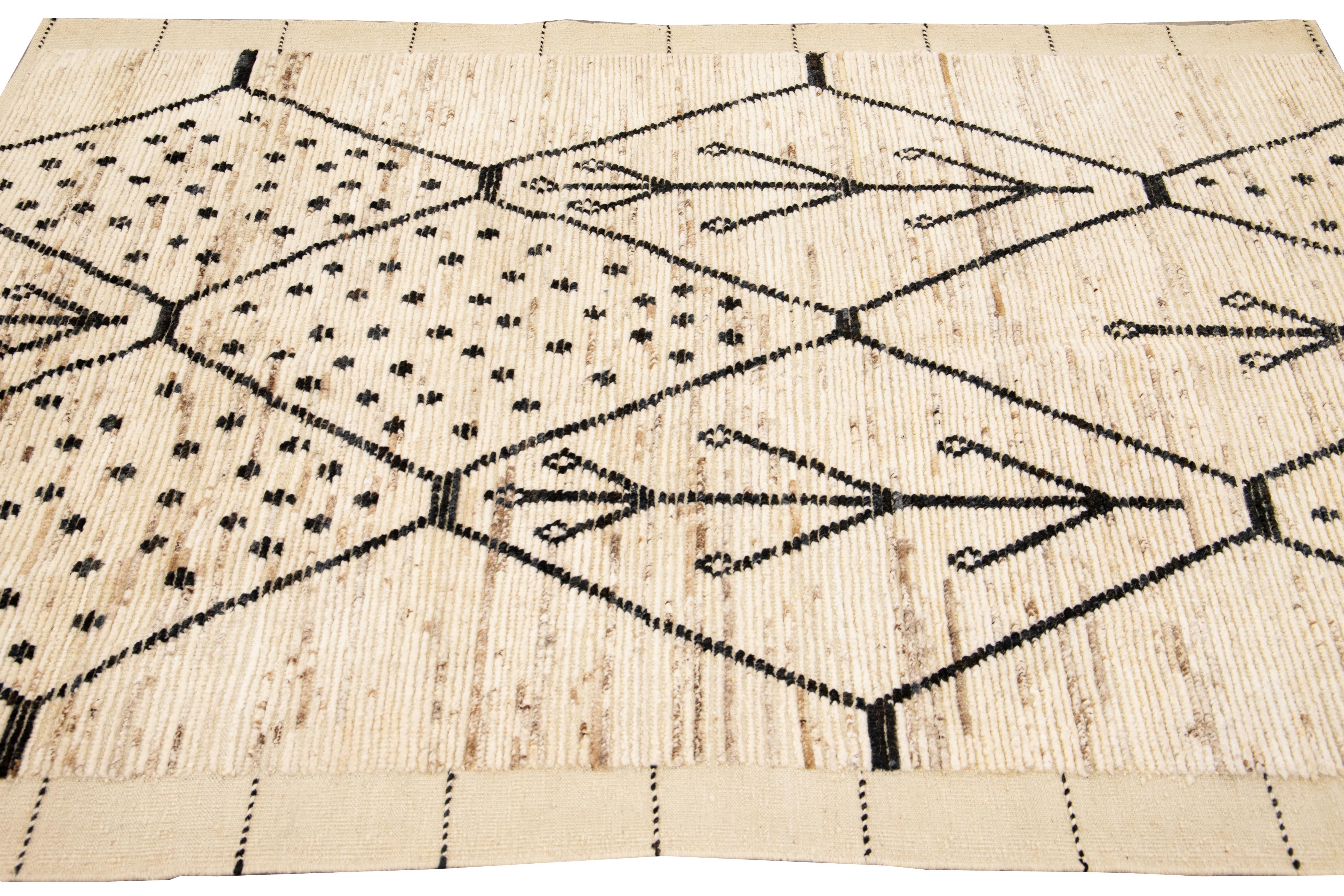 Modern Moroccan Style Handmade Geometric Pattern Beige Boho Wool Rug In New Condition For Sale In Norwalk, CT
