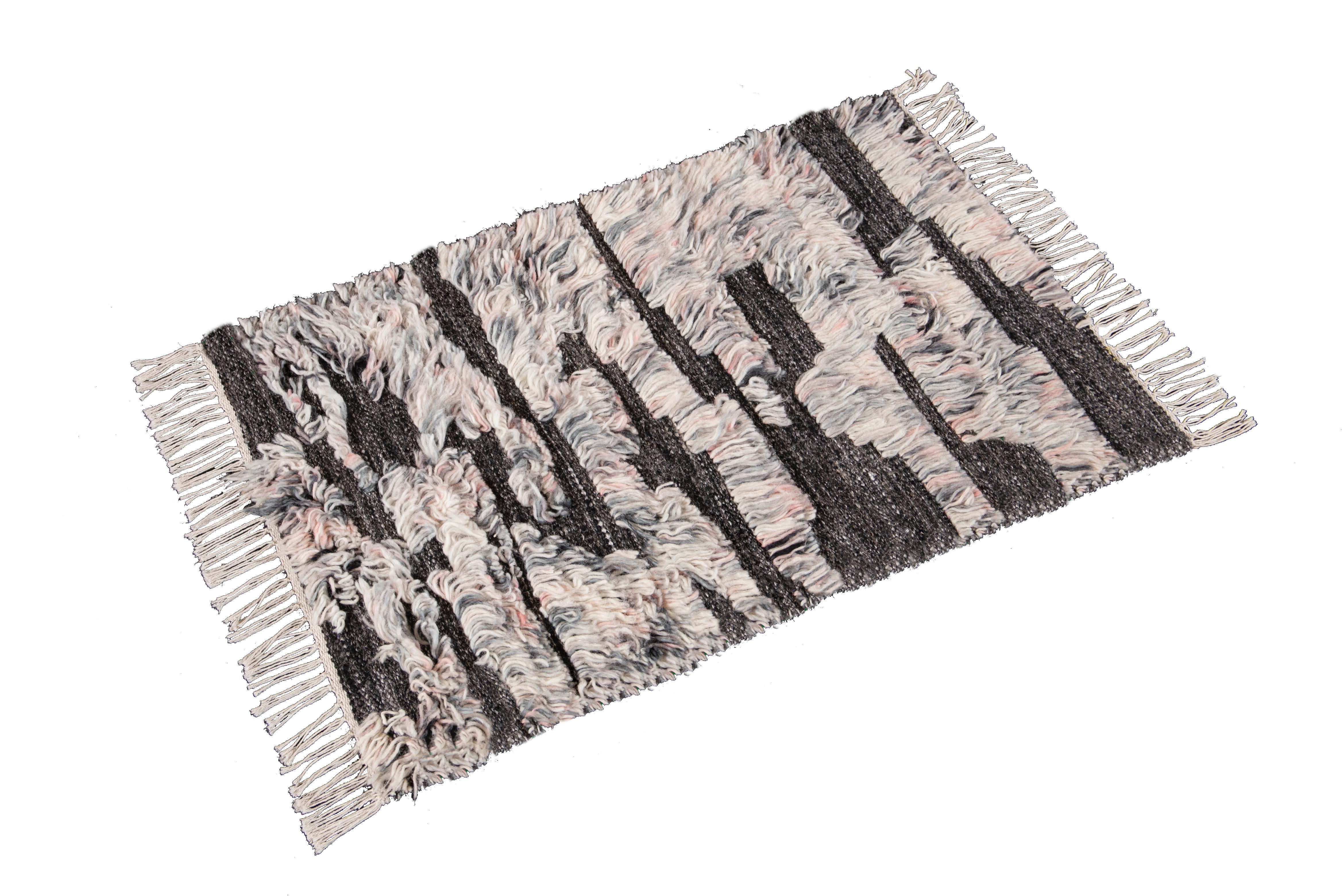 Tapis en laine moderne de style marocain gris et beige fait à la main Neuf - En vente à Norwalk, CT