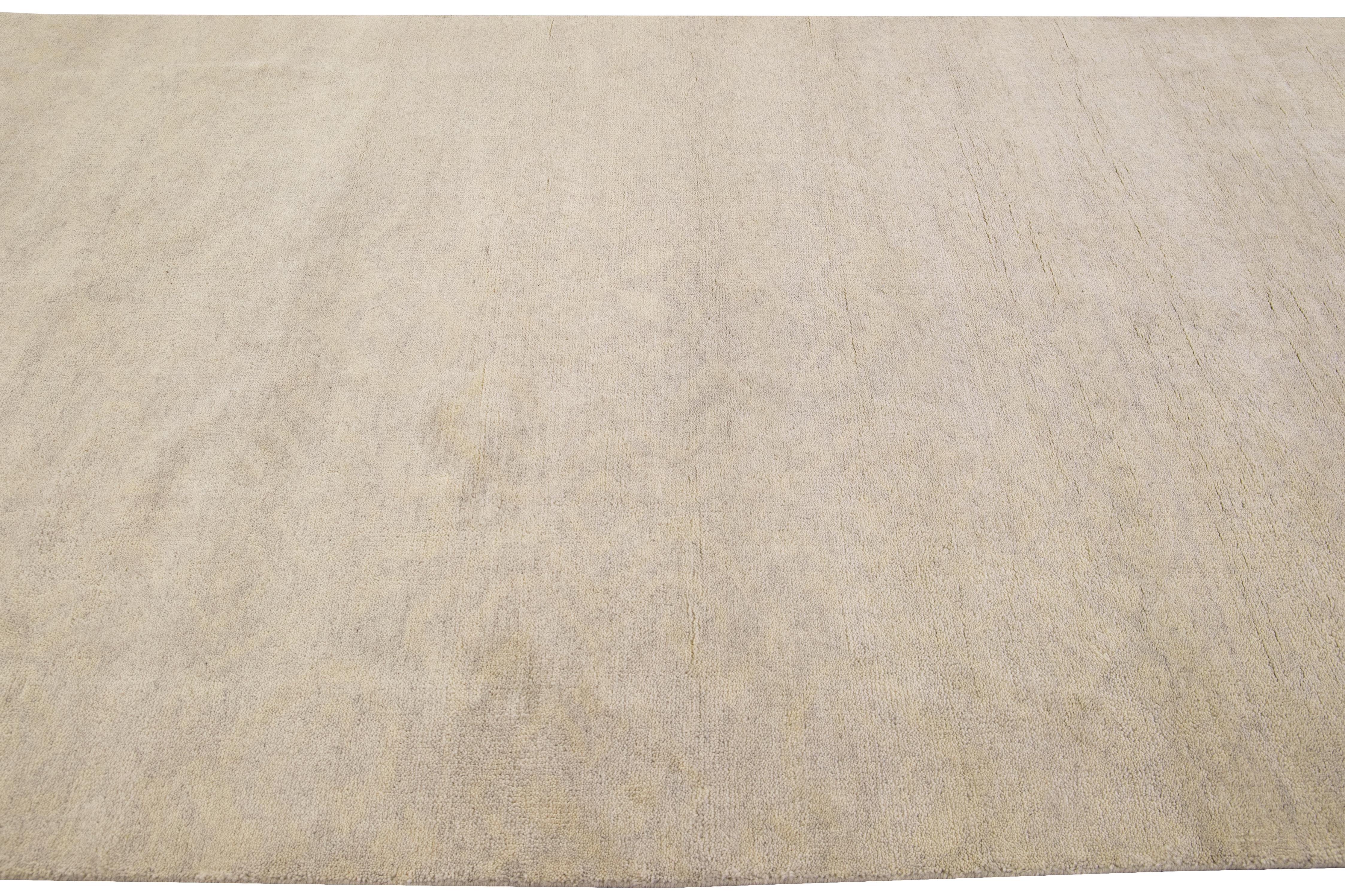 Modern Moroccan Style Handmade Seamless Beige Wool Rug In New Condition For Sale In Norwalk, CT