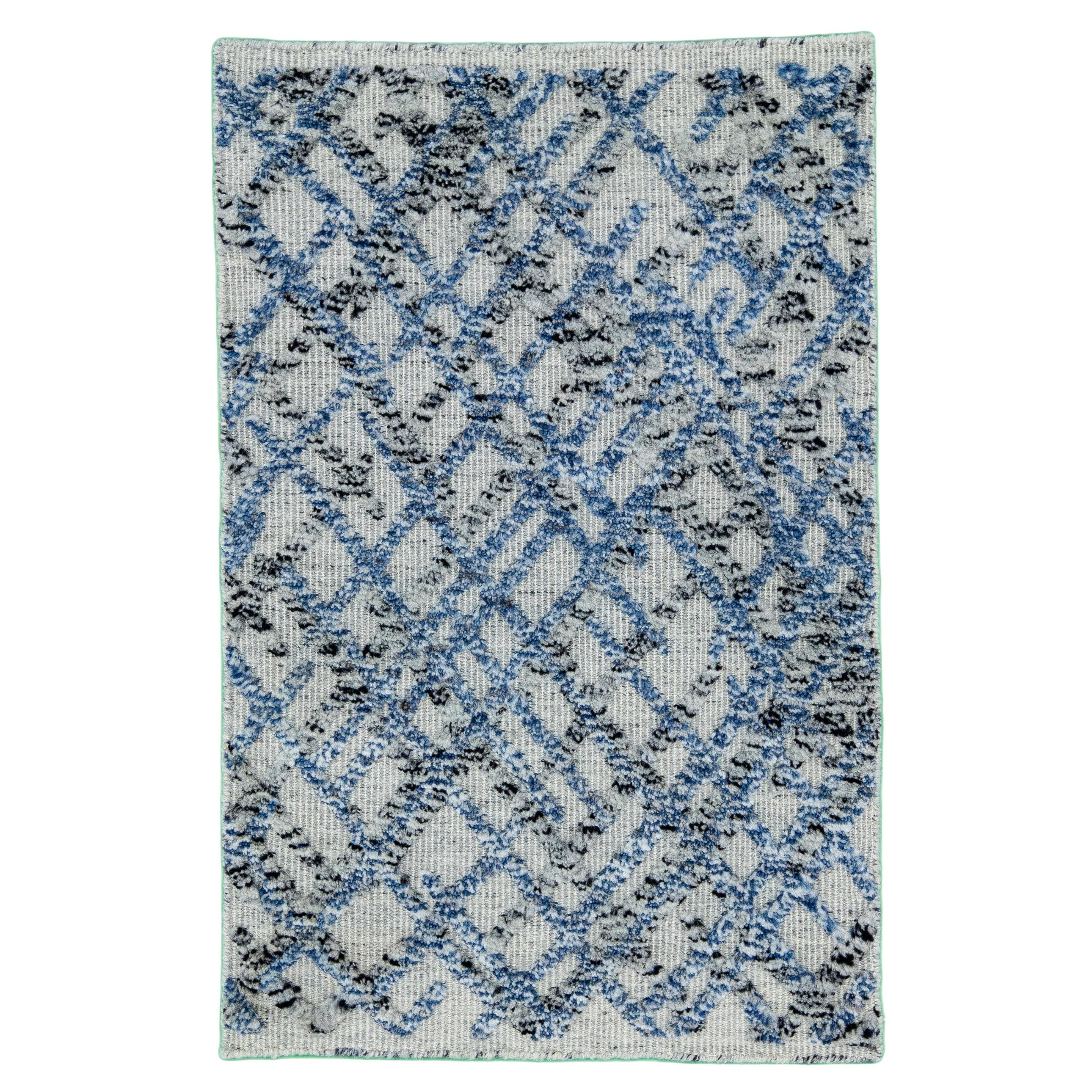 Moderner marokkanischer Wollteppich, handgefertigt, silber/blau