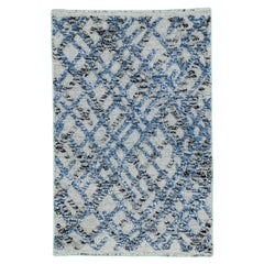 Alfombra moderna de lana azul/plata hecha a mano de estilo marroquí