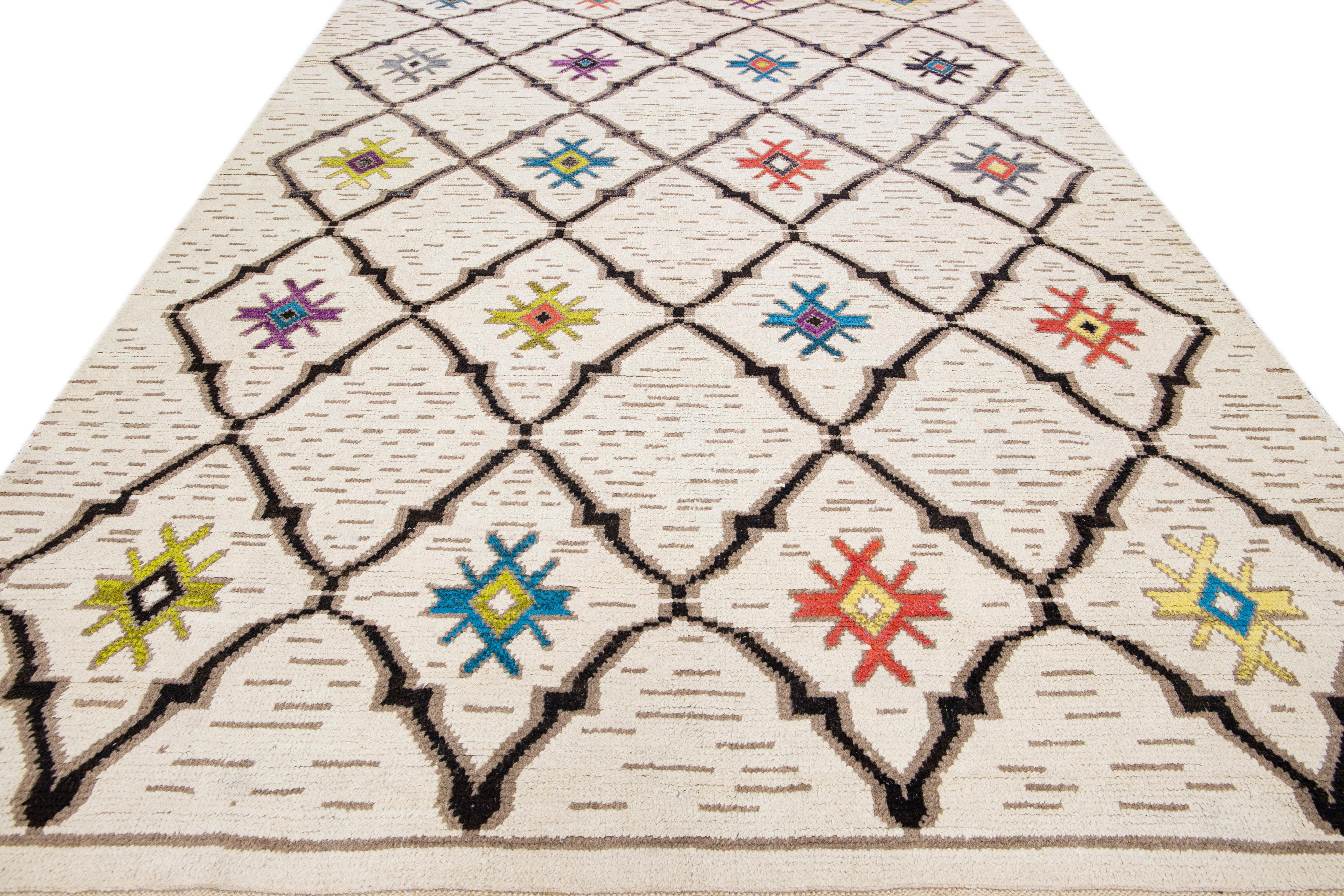 Indian Modern Moroccan Style Handmade Tribal Motif Ivory Wool Rug For Sale