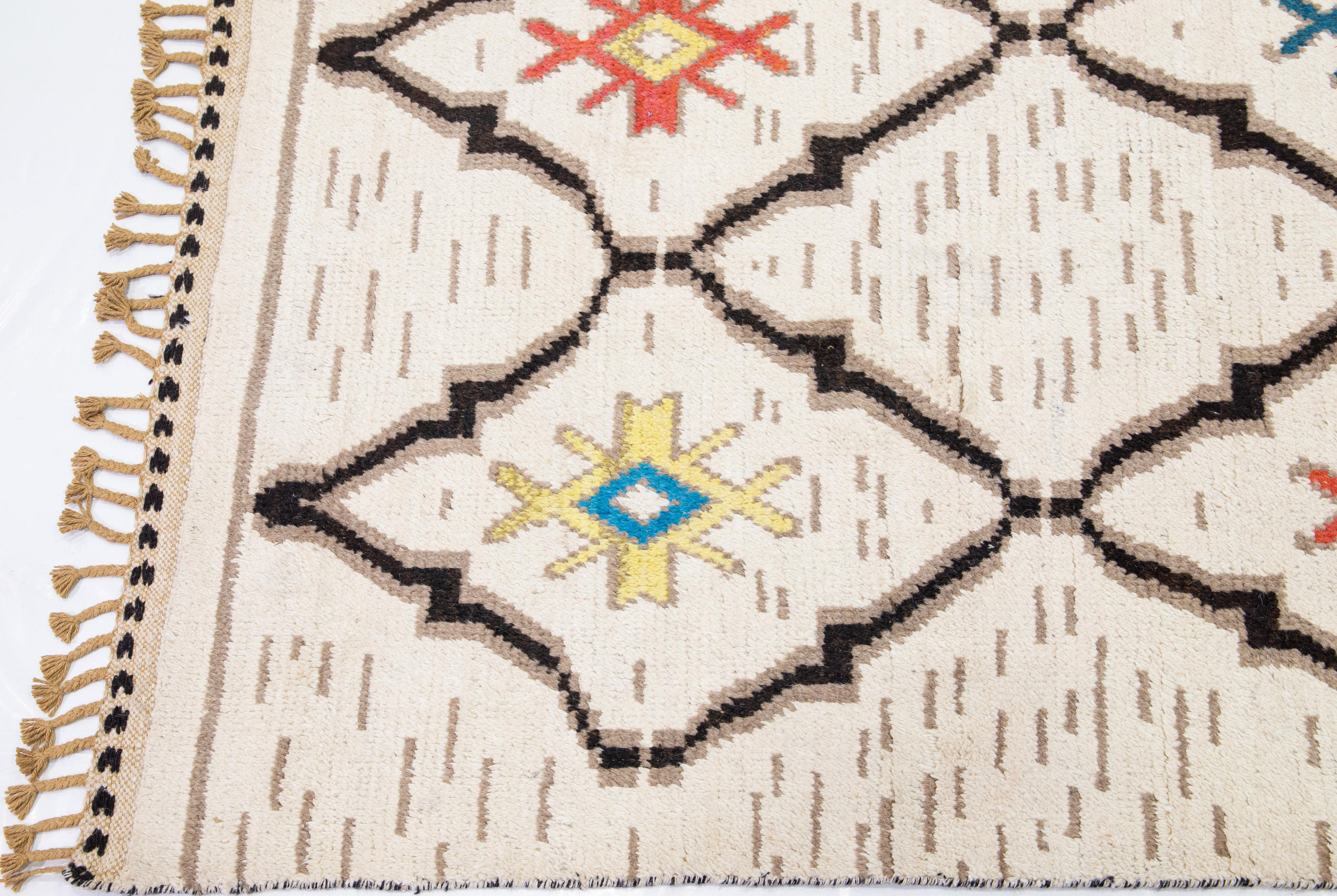 Hand-Knotted Modern Moroccan Style Handmade Tribal Motif Ivory Wool Rug For Sale