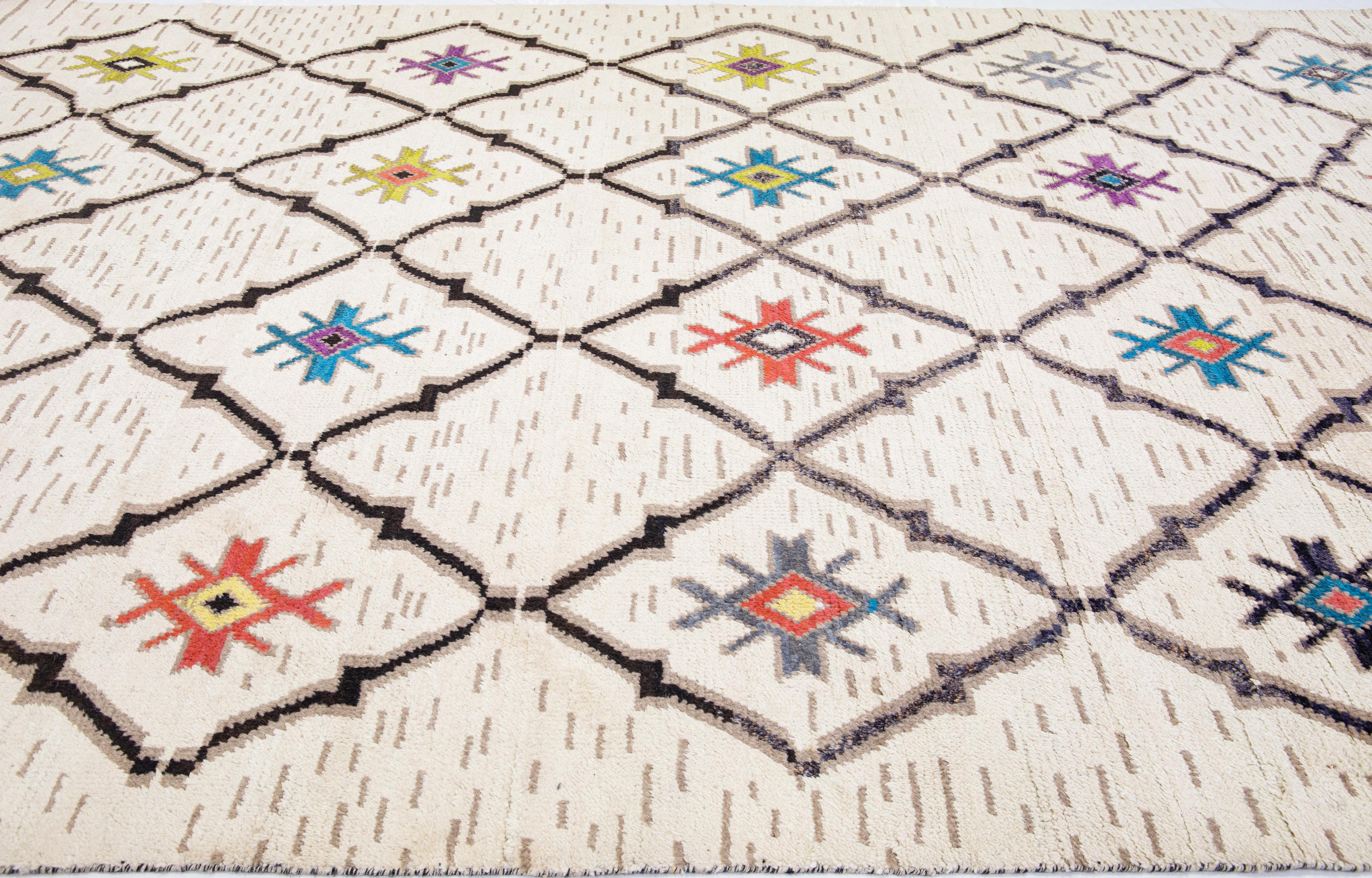 Modern Moroccan Style Handmade Tribal Motif Ivory Wool Rug In New Condition For Sale In Norwalk, CT