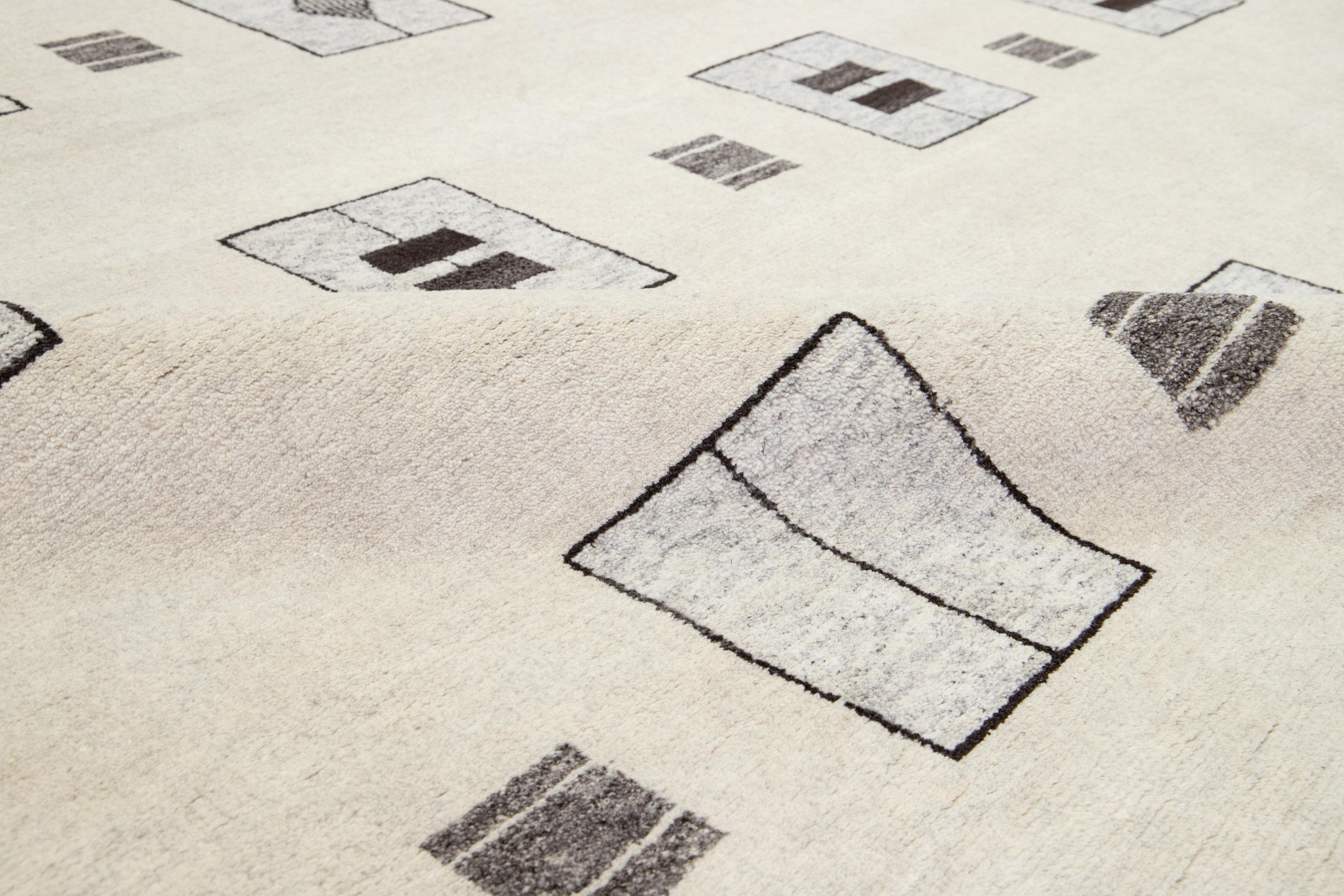 XXIe siècle et contemporain Tapis moderne marocain en laine fait à la main beige par Apadana en vente