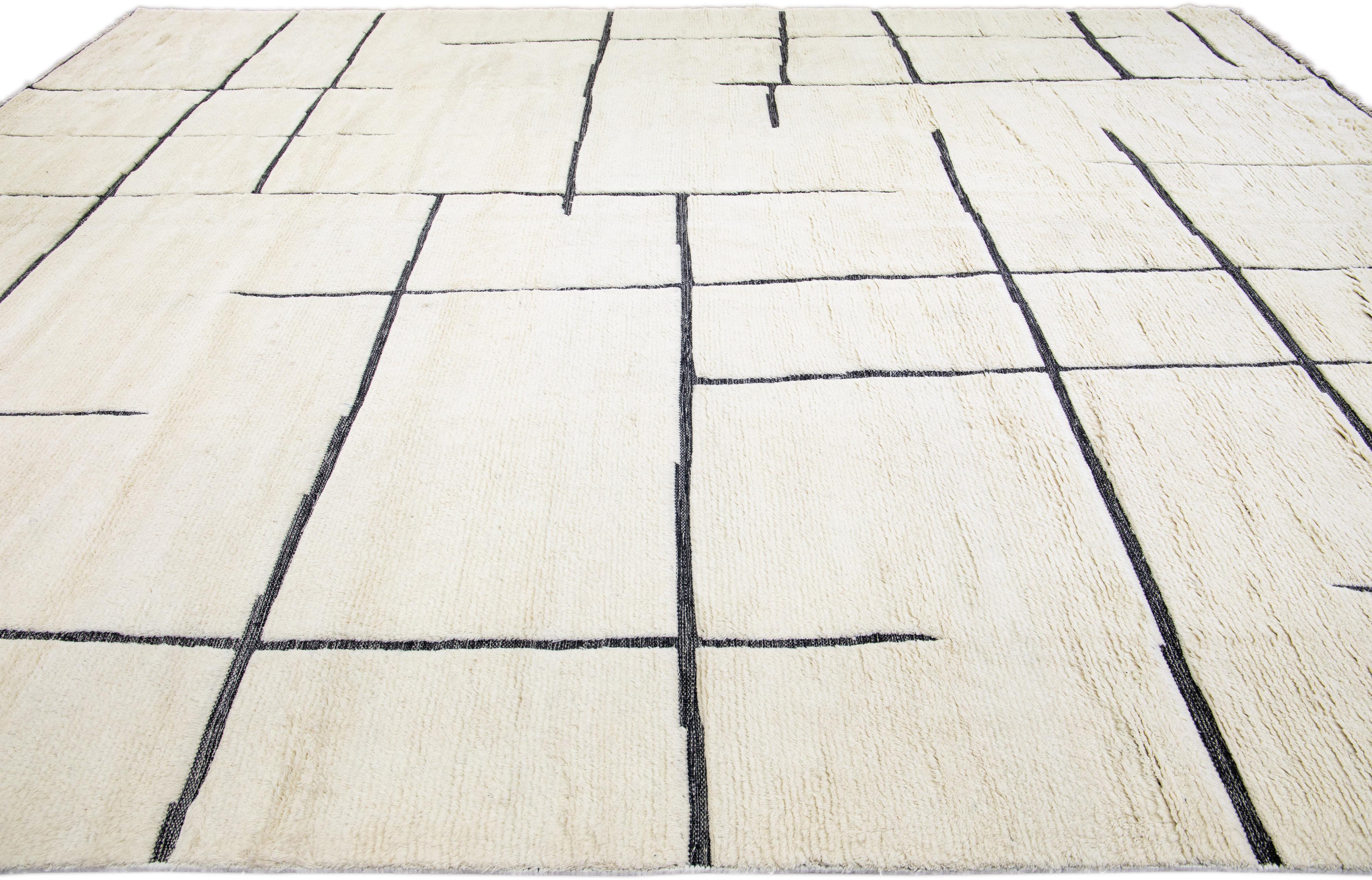 Modern Moroccan Style Ivory Handmade Geometric Wool Rug In New Condition For Sale In Norwalk, CT