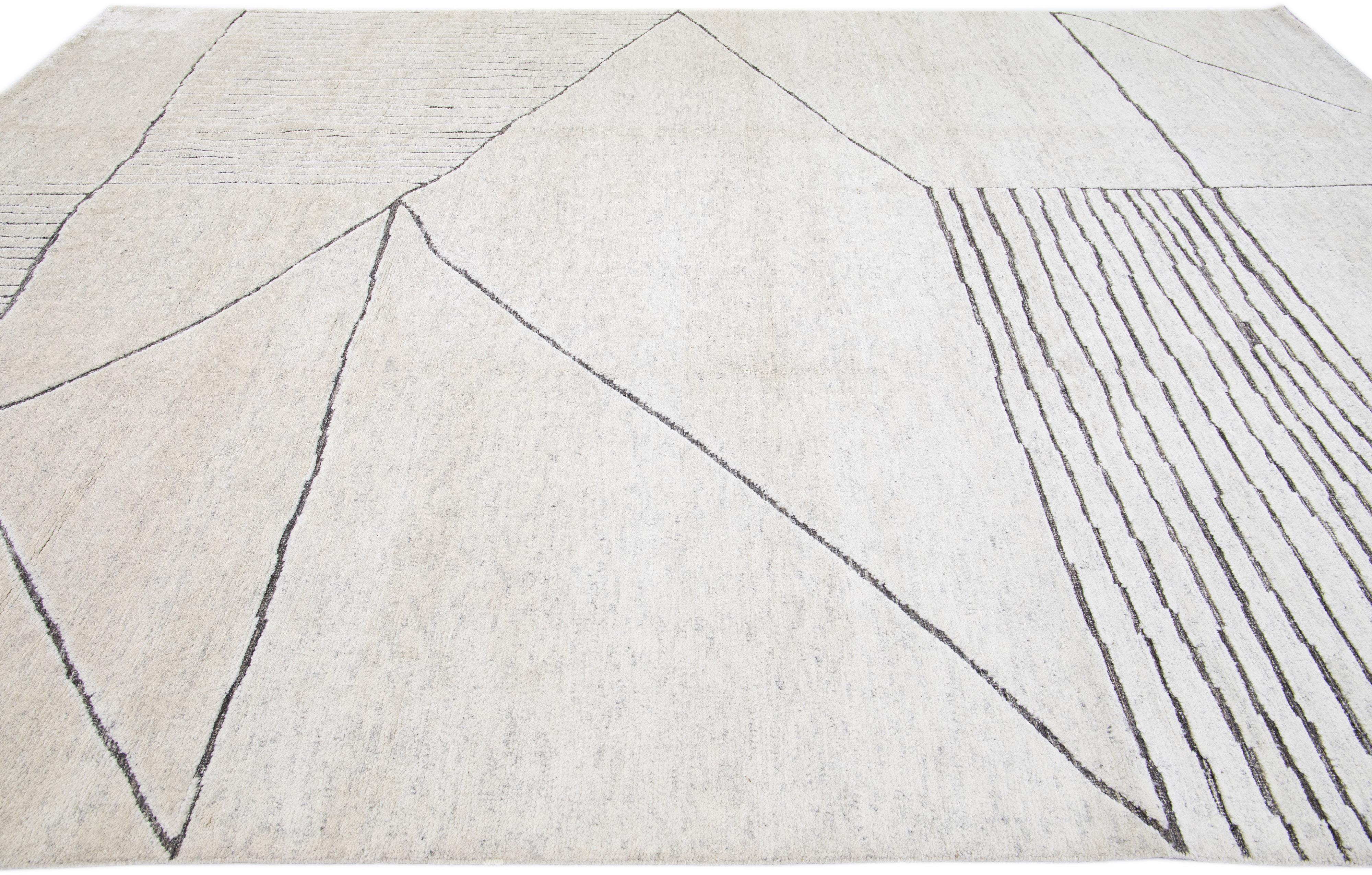 Modern Moroccan Style Ivory Handmade Wool Rug with Geometric Abstract Design In New Condition For Sale In Norwalk, CT