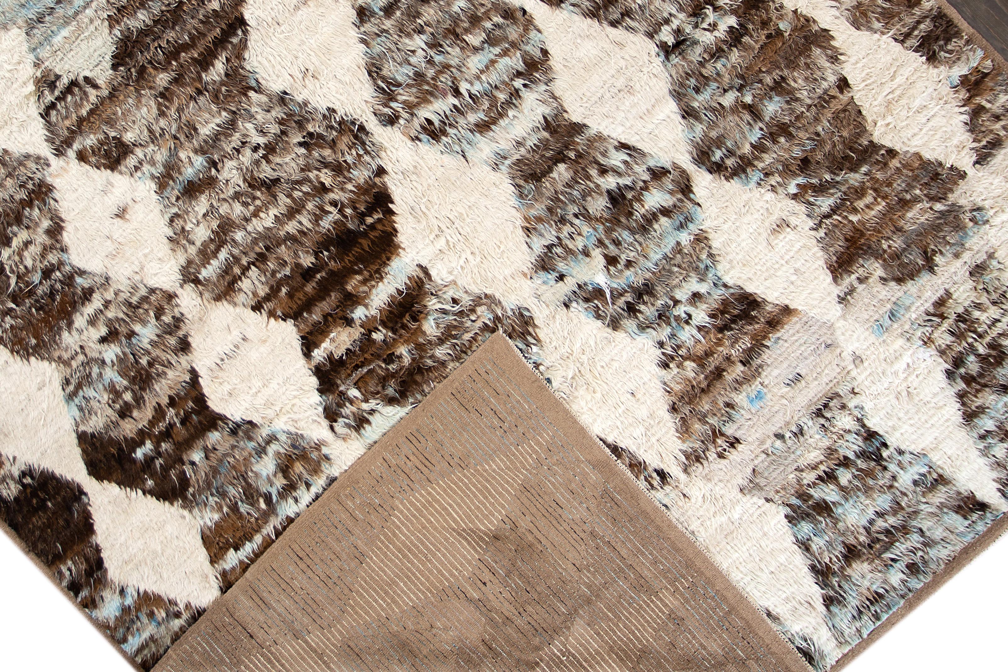 Modern Moroccan-Style Rug In New Condition For Sale In Norwalk, CT