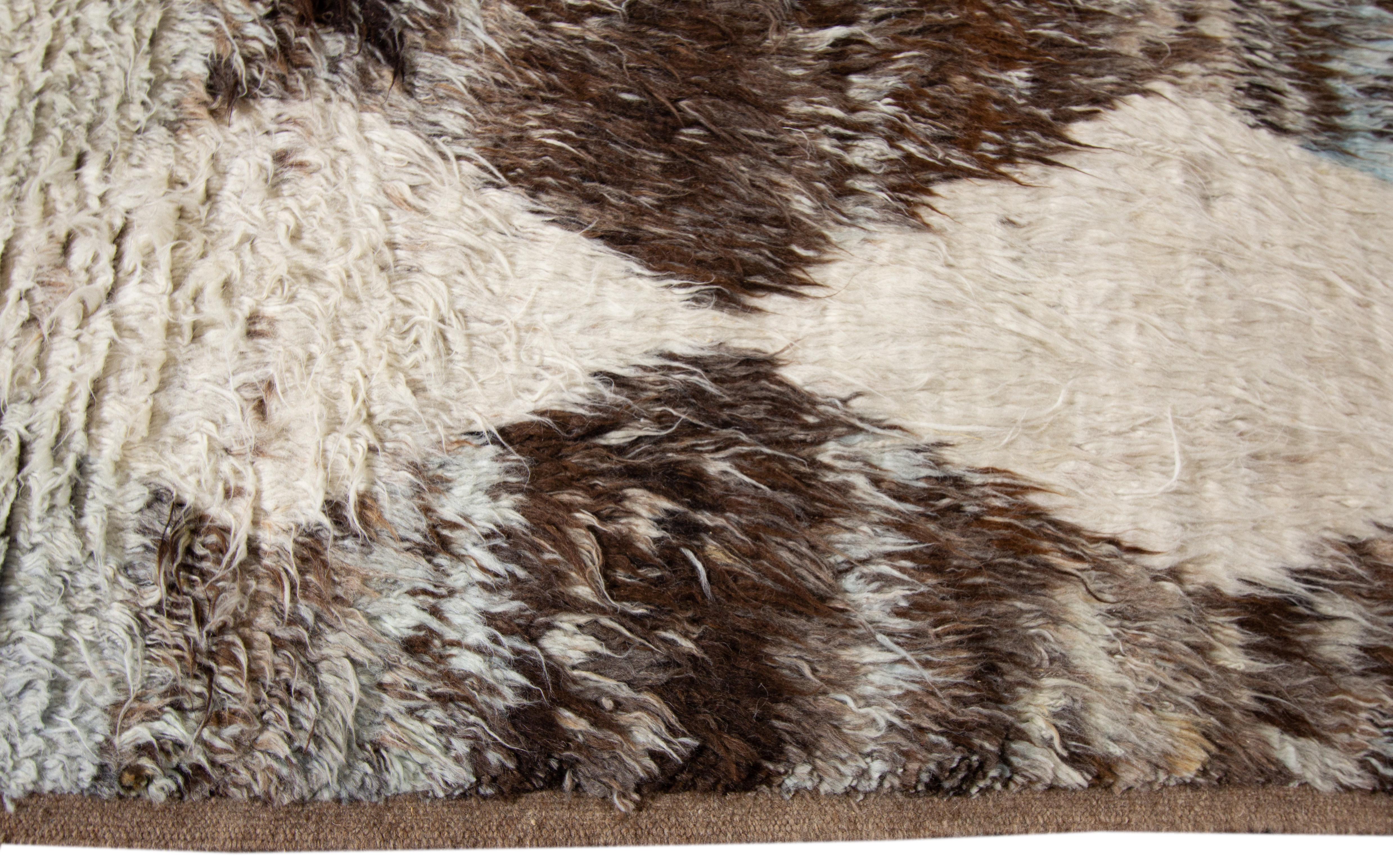 Modern Moroccan-Style Rug For Sale 1