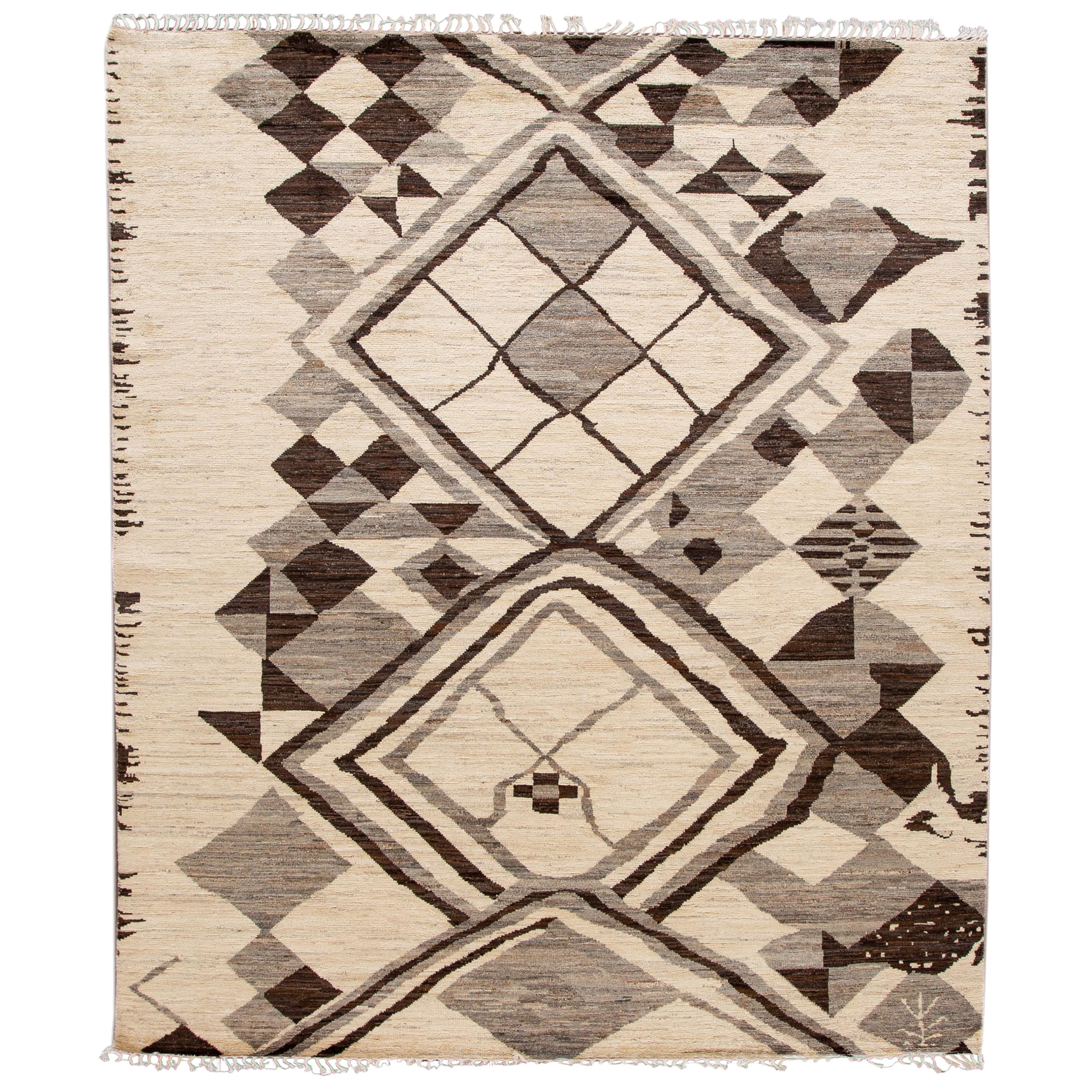 Tapis en laine moderne de style marocain à motifs tribaux de taille standard en vente