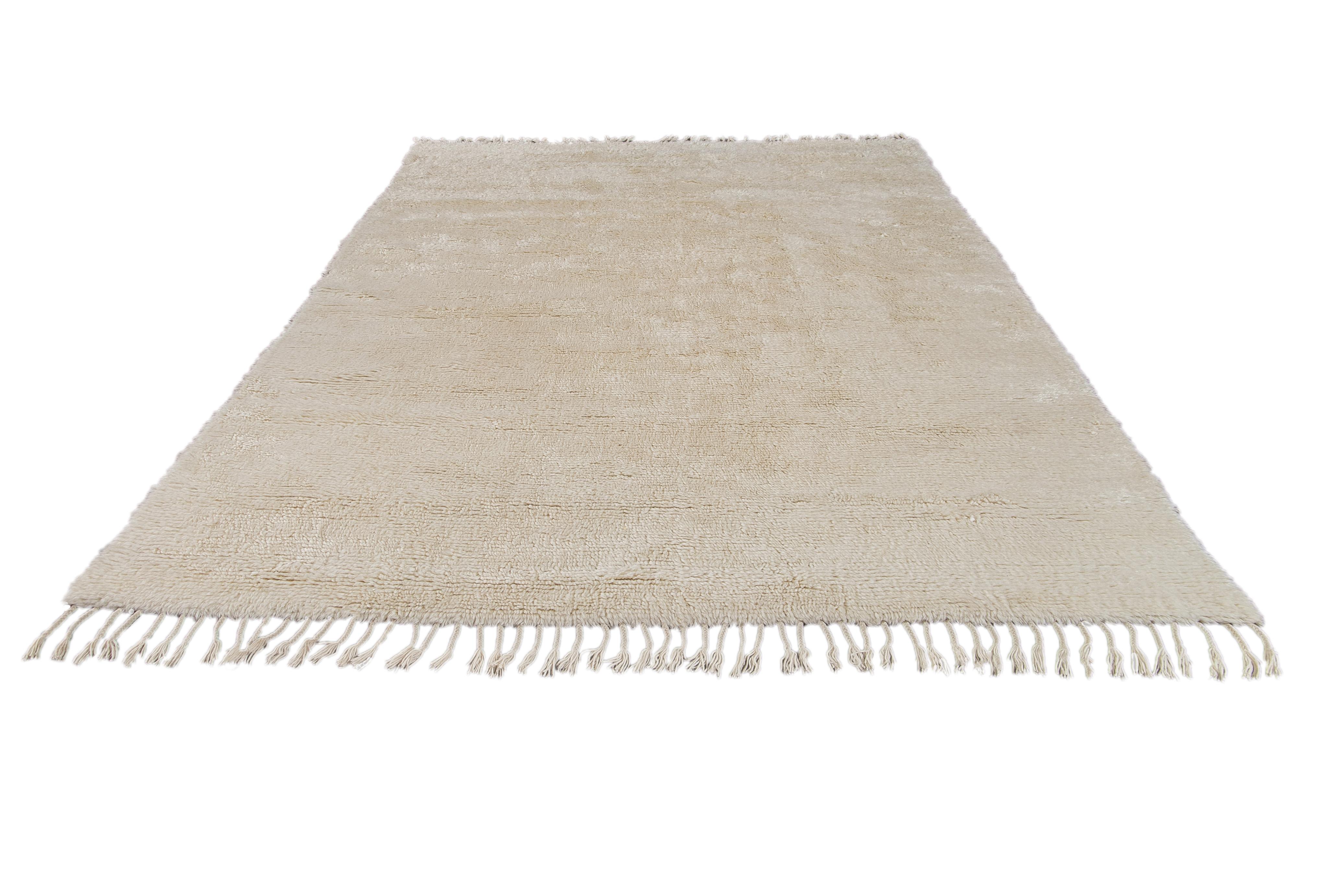Indian Modern Moroccan Style White Shag Wool Rug For Sale