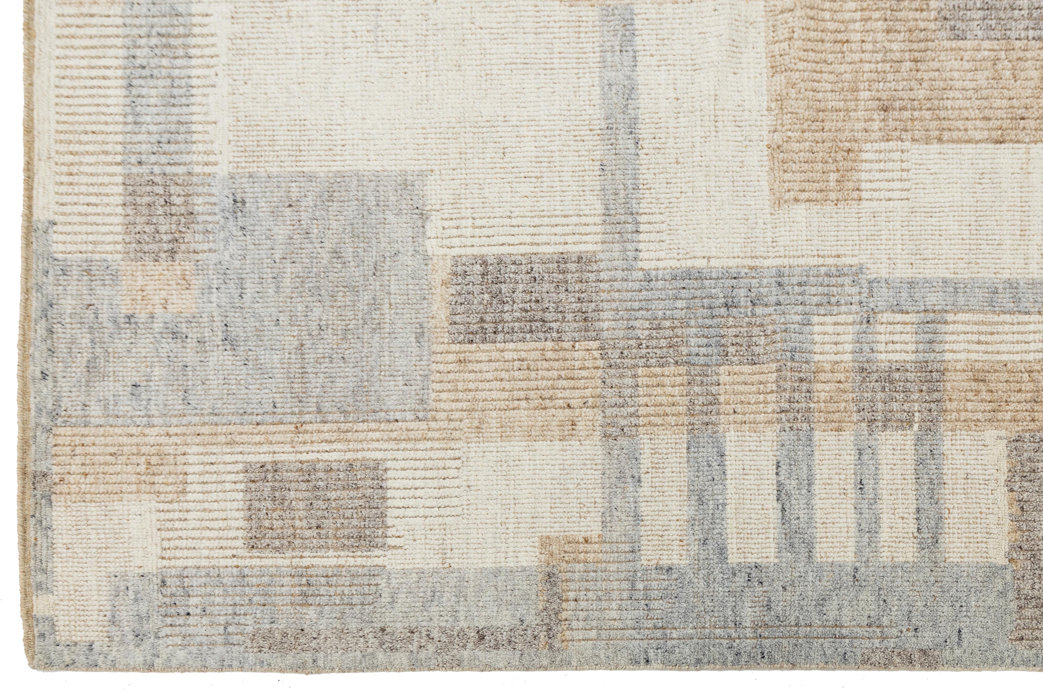 Modern Moroccan Style Wool Rug Handwoven Abstract in Neutral Earth Tones en vente 2