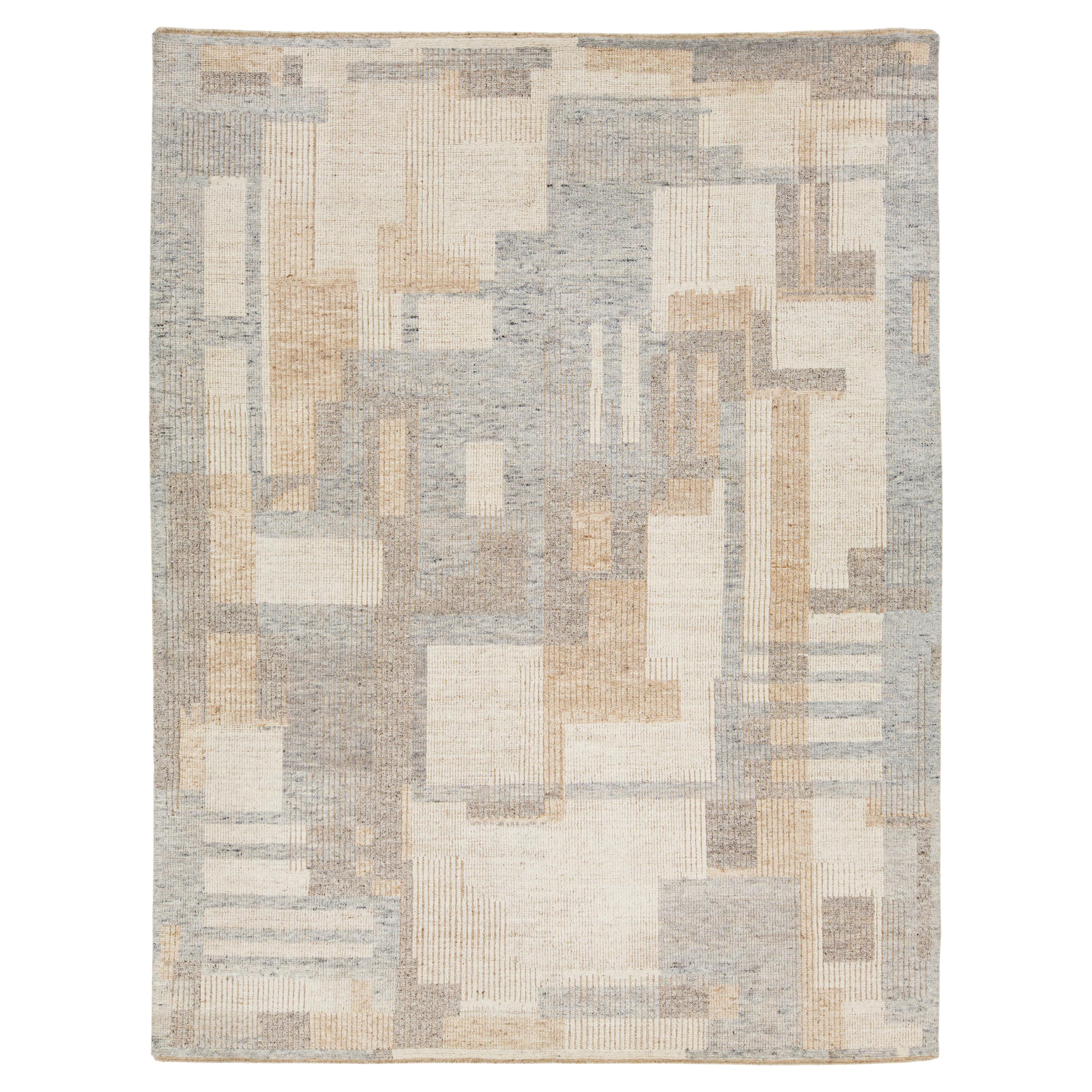 Modern Moroccan Style Wool Rug Handwoven Abstract in Neutral Earth Tones en vente