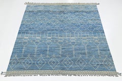 Moderner Wollteppich im marokkanischen Stil Handgewebtes Blau mit geometrischen Stammesmotiven