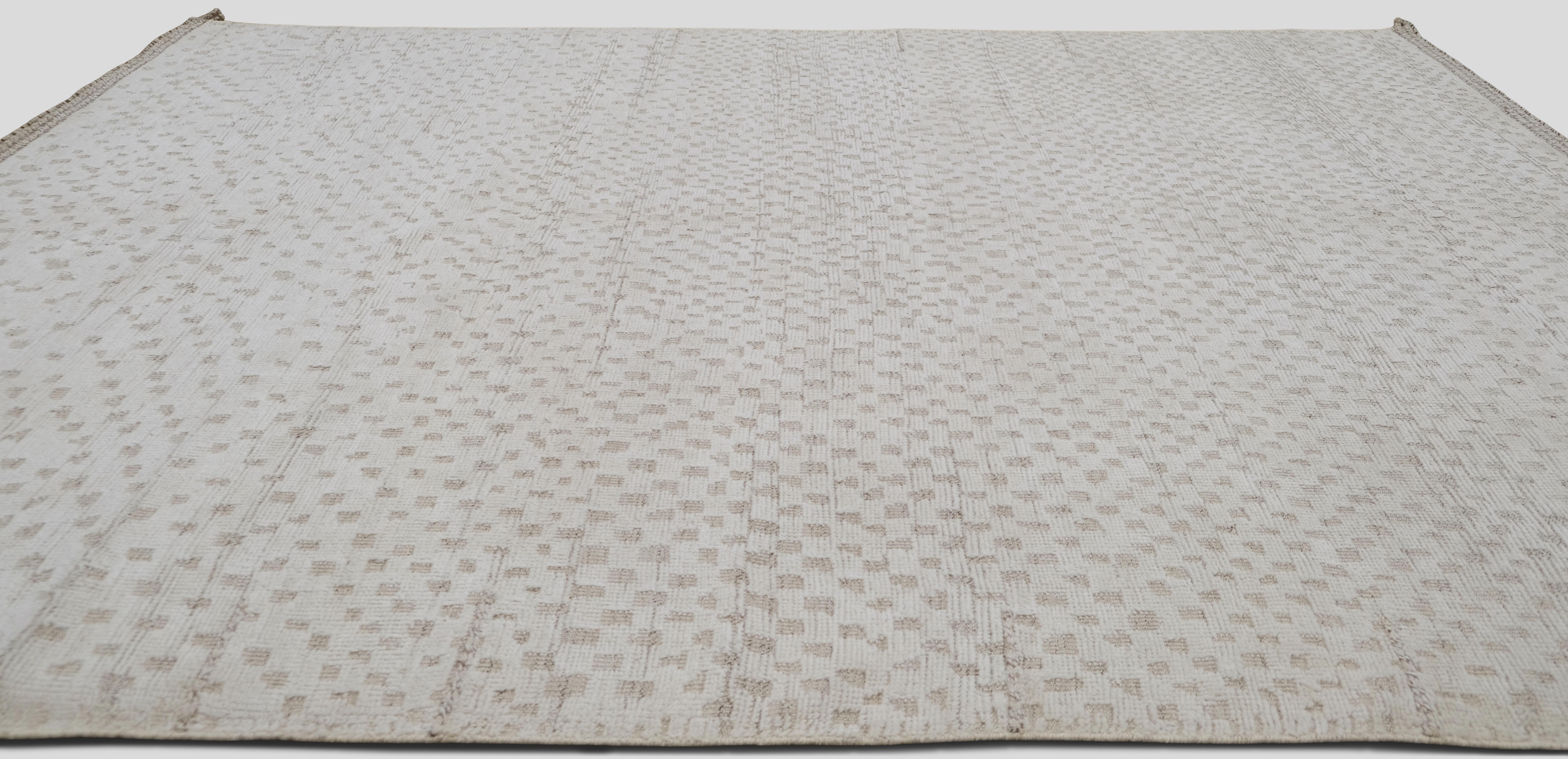 Moderner marokkanischer handgeknüpfter Wollteppich 9'x12' in Tonalität (Handgeknüpft) im Angebot