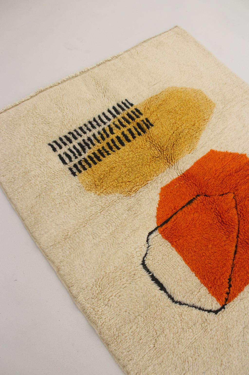 Modern Moroccan wool Mrirt rug - Cream/orange/yellow - 5x7.3feet / 153x223cm For Sale 5
