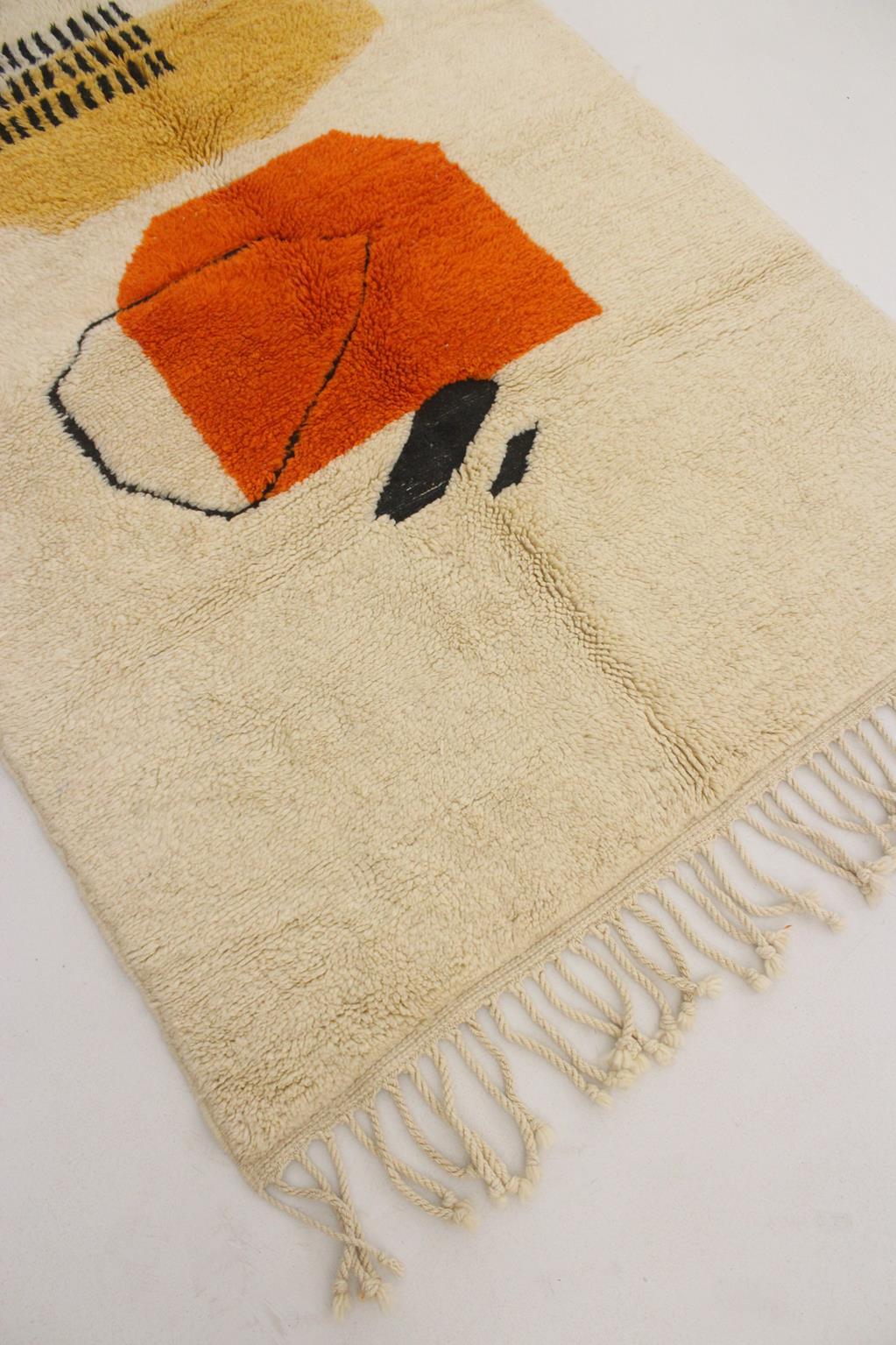 Modern Moroccan wool Mrirt rug - Cream/orange/yellow - 5x7.3feet / 153x223cm For Sale 6