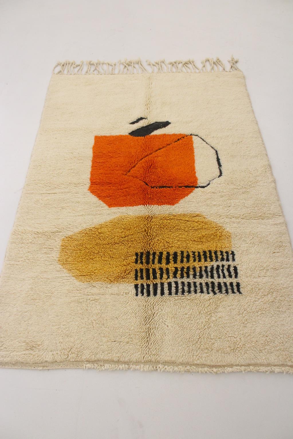 Contemporary Modern Moroccan wool Mrirt rug - Cream/orange/yellow - 5x7.3feet / 153x223cm For Sale