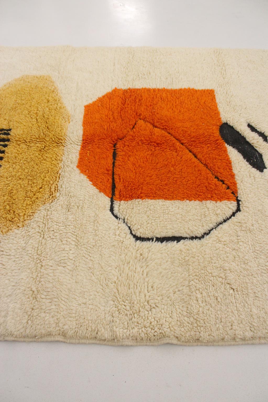 Modern Moroccan wool Mrirt rug - Cream/orange/yellow - 5x7.3feet / 153x223cm For Sale 3