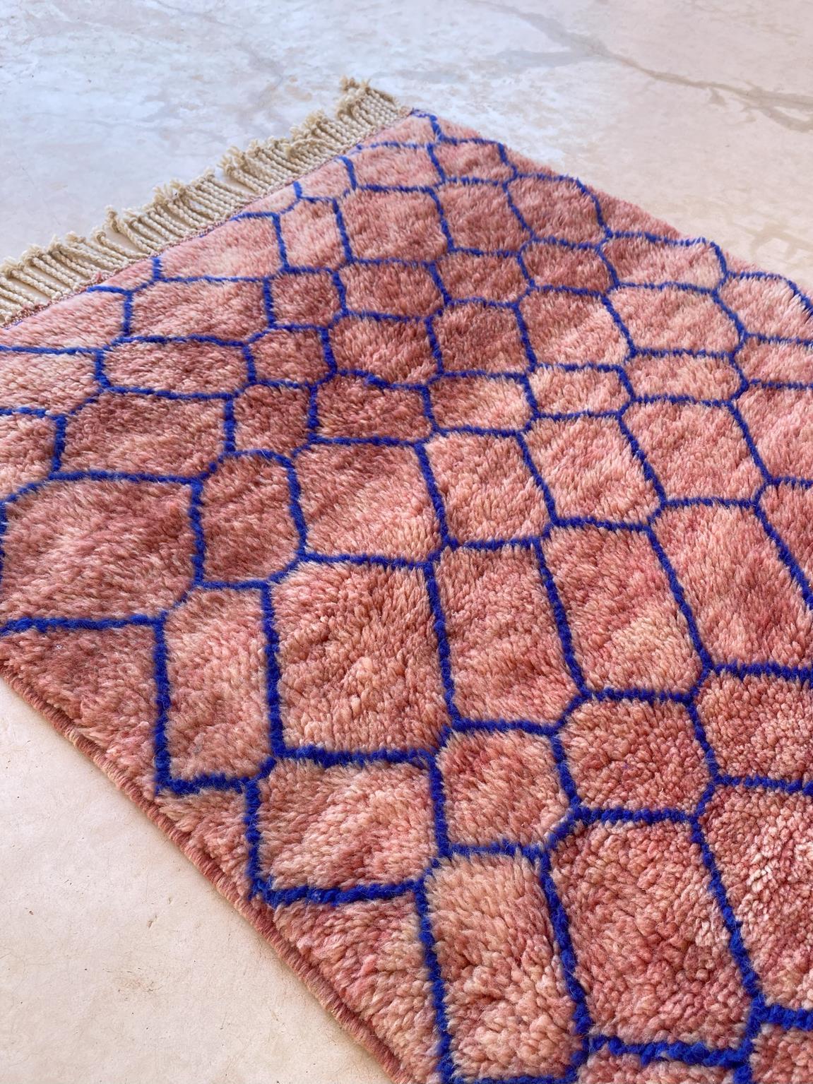 Contemporary Modern Moroccan wool Mrirt runner rug - Pink/blue - 3.1x13.4feet / 95x408cm For Sale