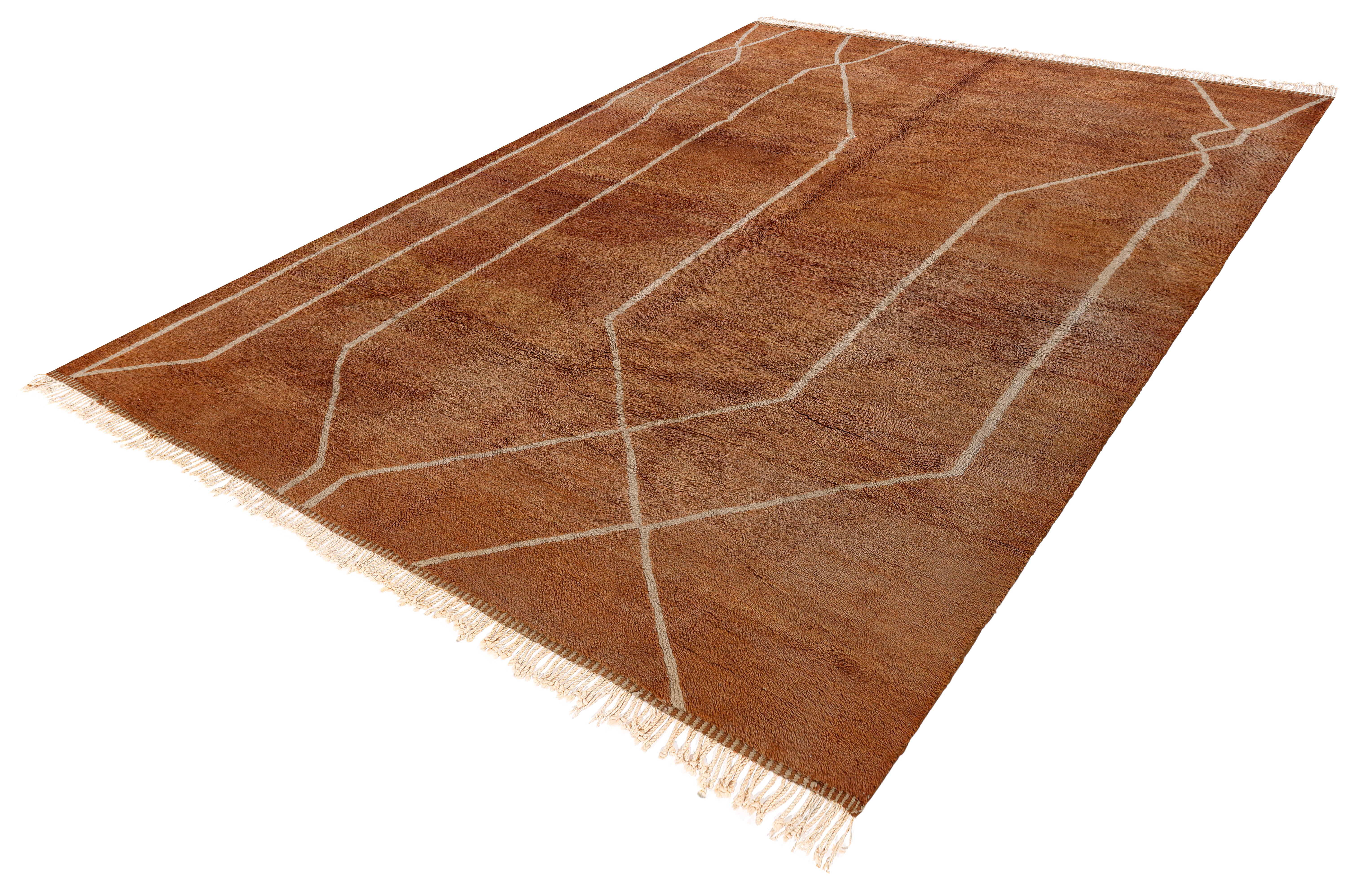 Noué à la main Tapis marocain moderne en laine de couleur terre cuite avec des lignes géométriques en vente