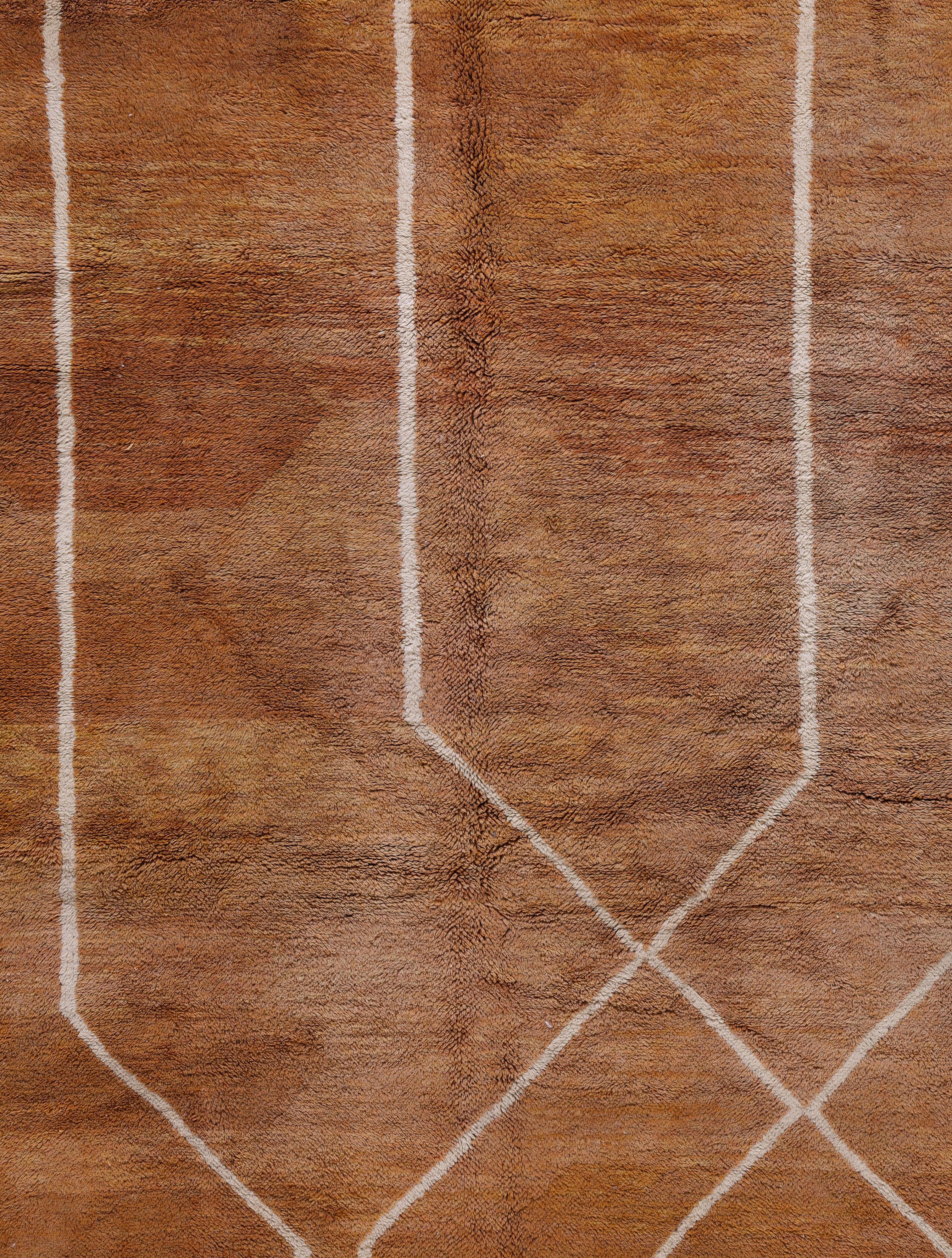 Laine Tapis marocain moderne en laine de couleur terre cuite avec des lignes géométriques en vente