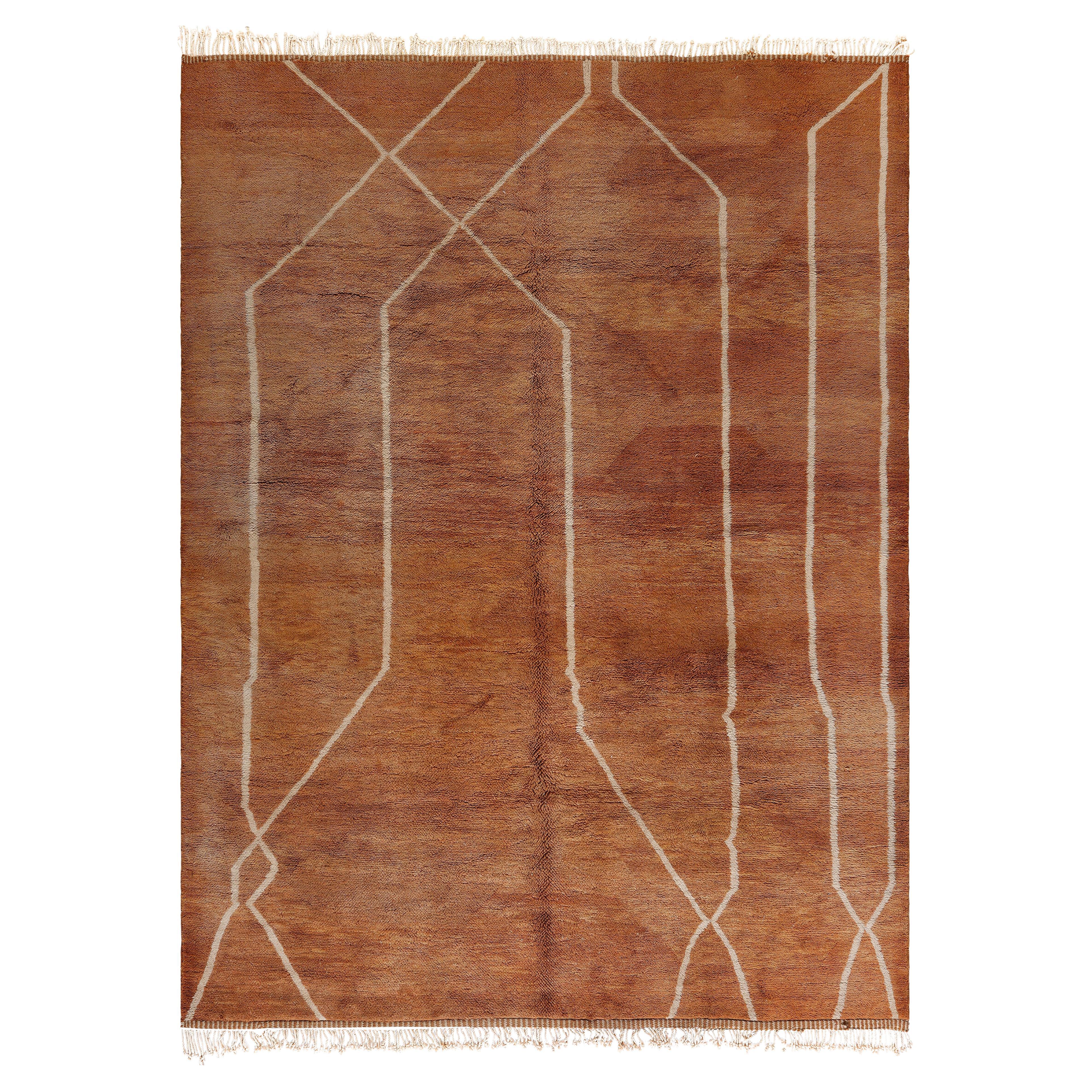 Tapis marocain moderne en laine de couleur terre cuite avec des lignes géométriques en vente