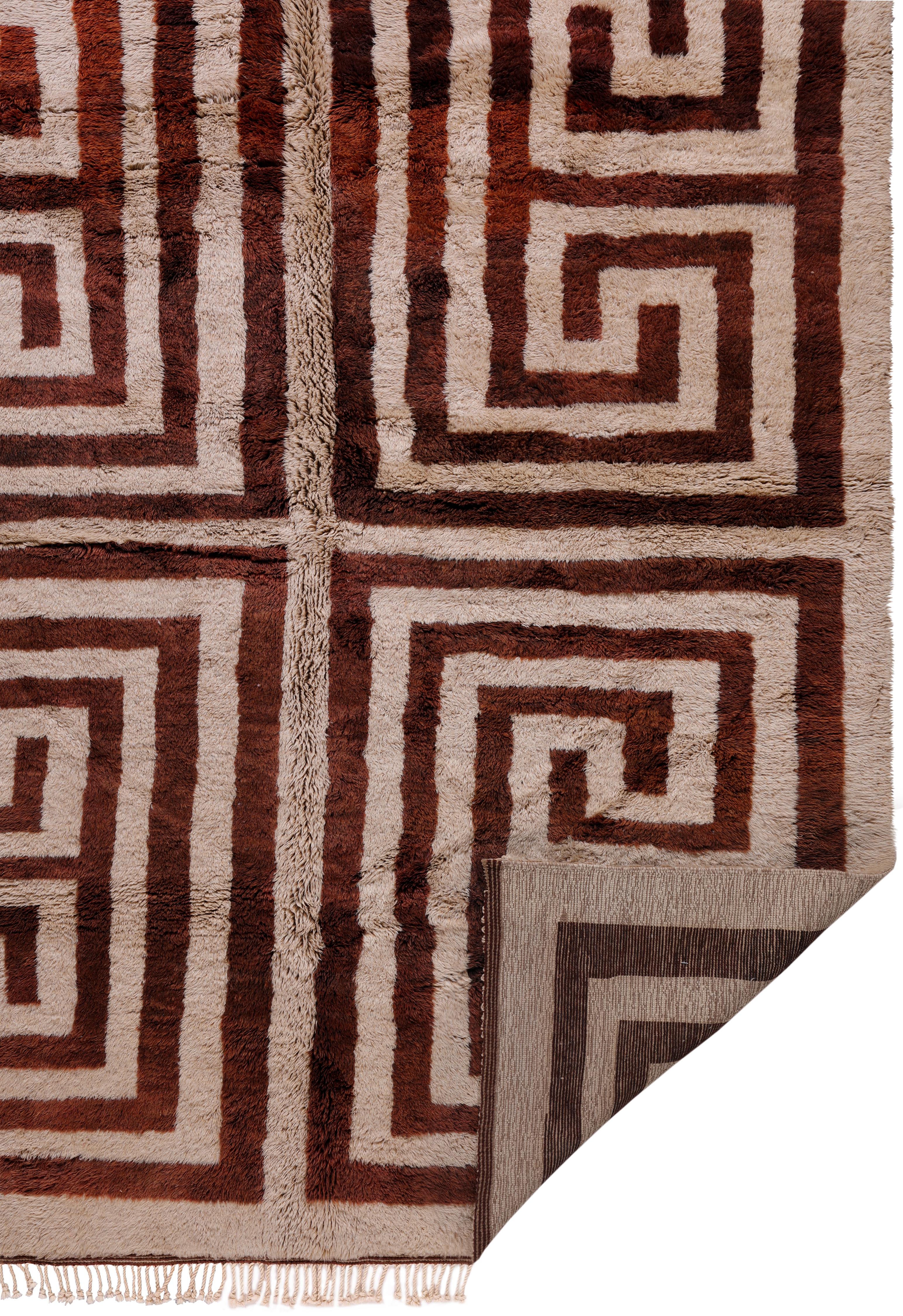 Modern Moroccan Wool Rug with Bold Geometric Pattern – New Handwoven For Sale 3
