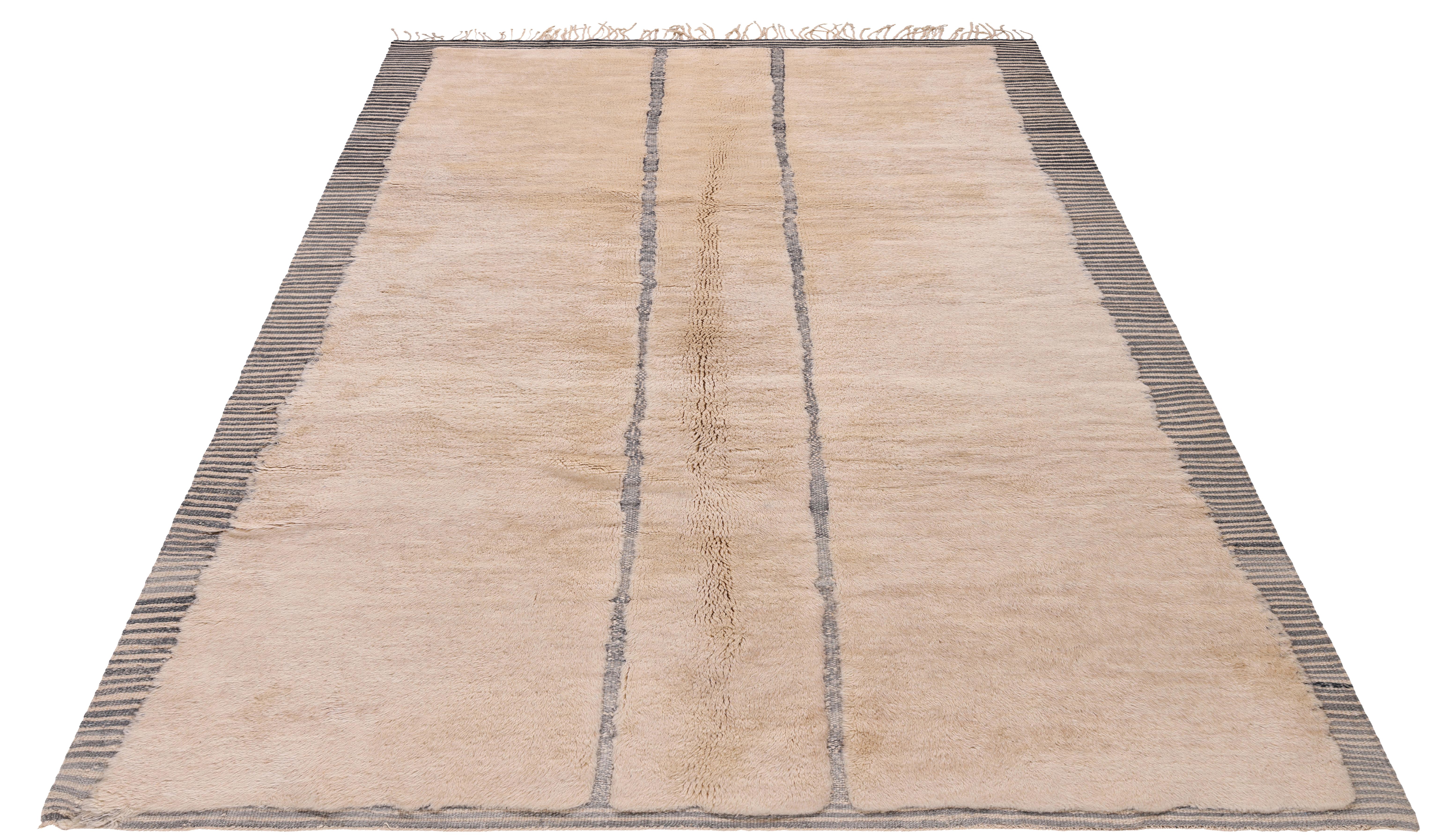 Modern Moroccan Wool Rug with Minimalist Stripe Design – New Production For Sale 1
