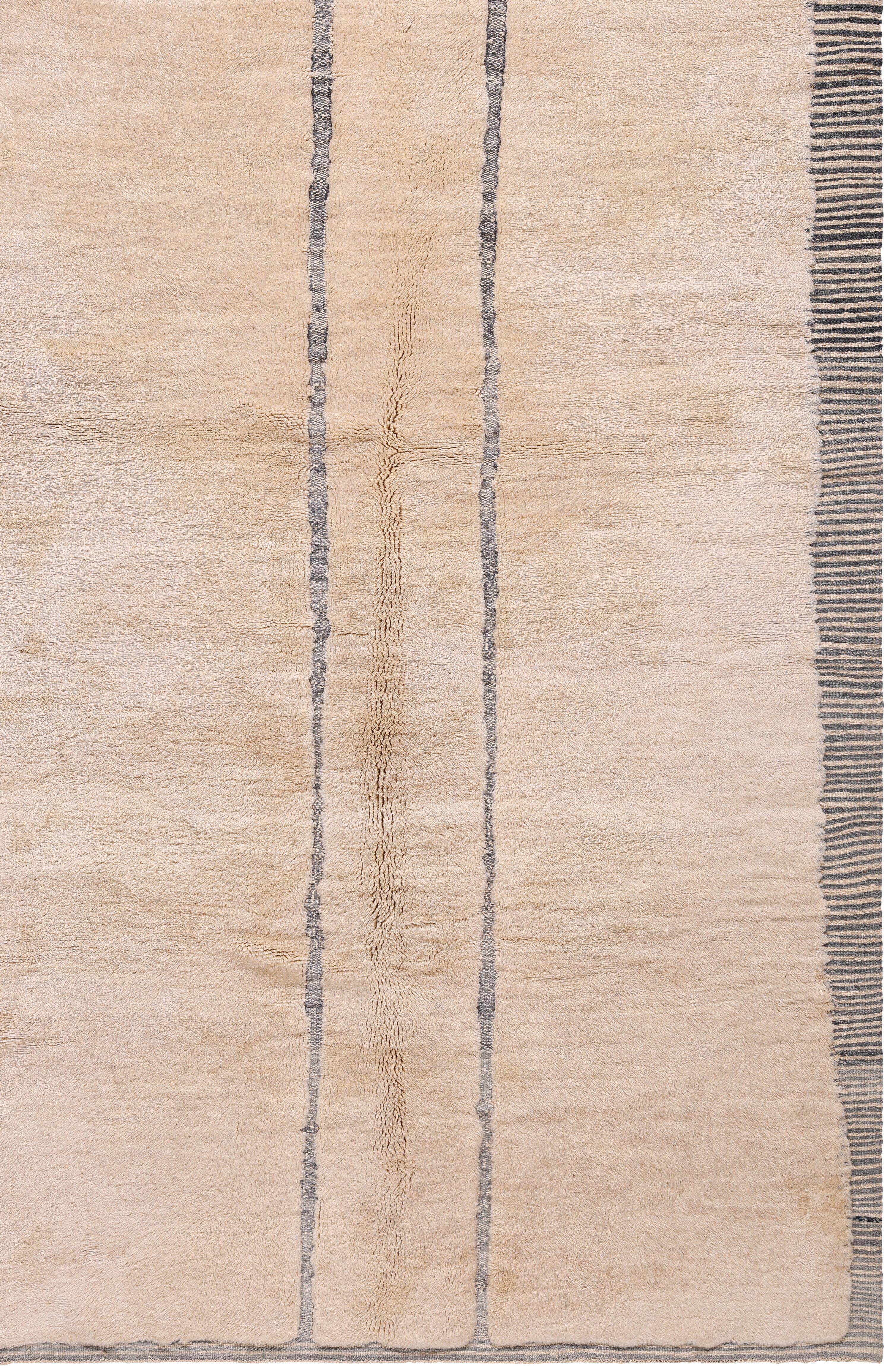 Modern Moroccan Wool Rug with Minimalist Stripe Design – New Production For Sale 3